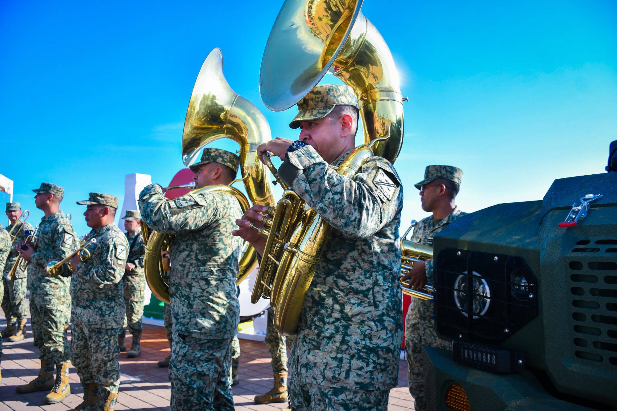 $!Banda de la Tercera Región Militar lleva concierto al malecón de Altata, Navolato