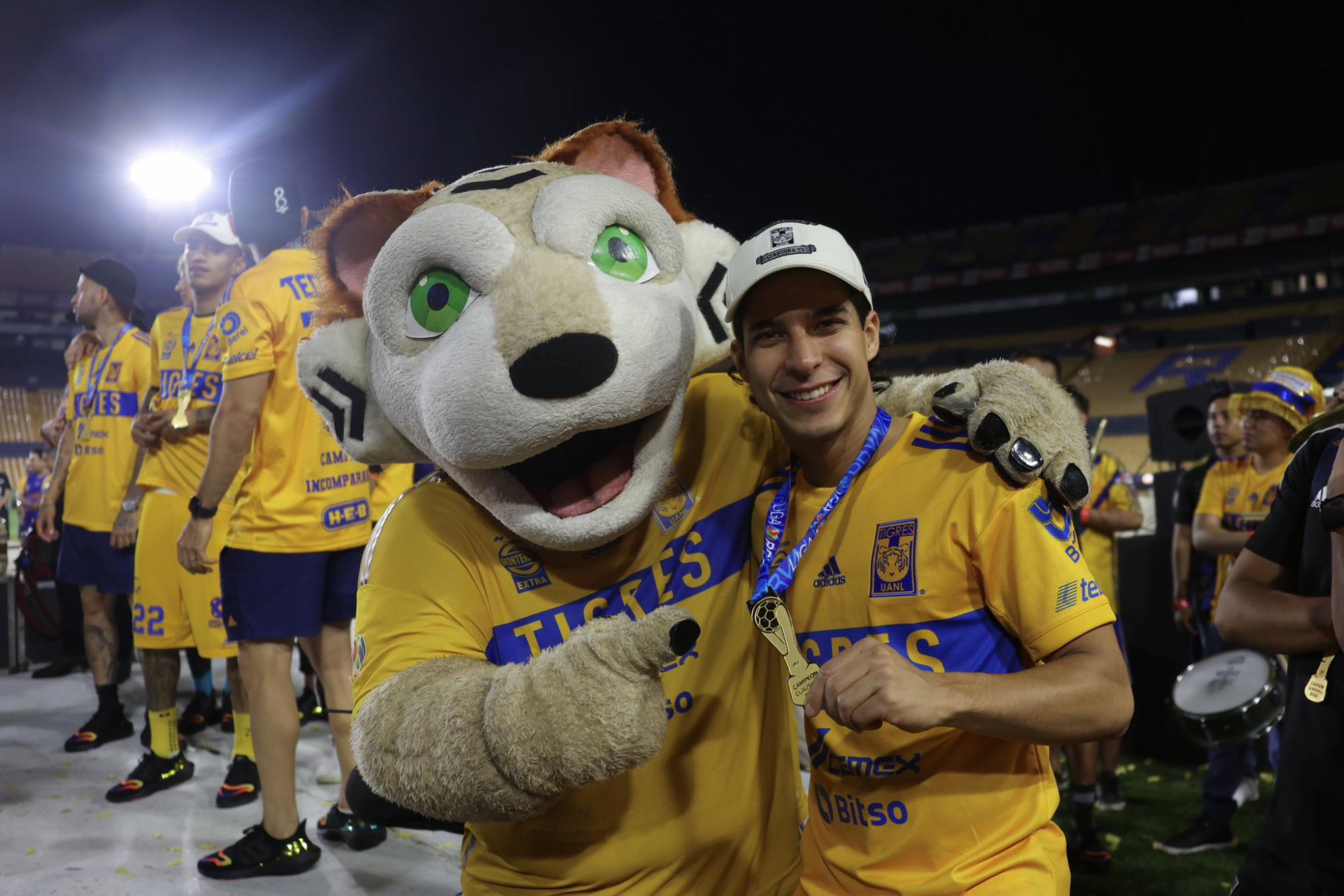 $!Tigres ‘madruga’ para festejar con su afición en el Volcán