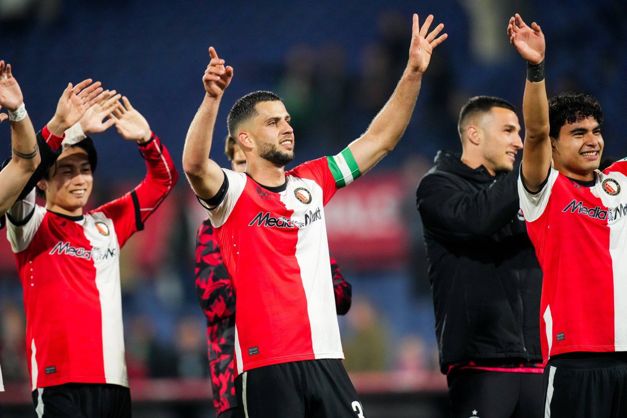 $!Con presencia de Stephano Carrillo, Feyenoord aplasta al Zwolle y mantiene vivo el sueño de la Champions