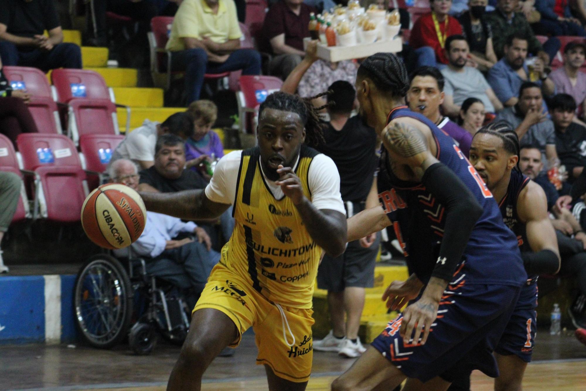 $!Tropieza Caballeros de Culiacán en casa ante Pioneros