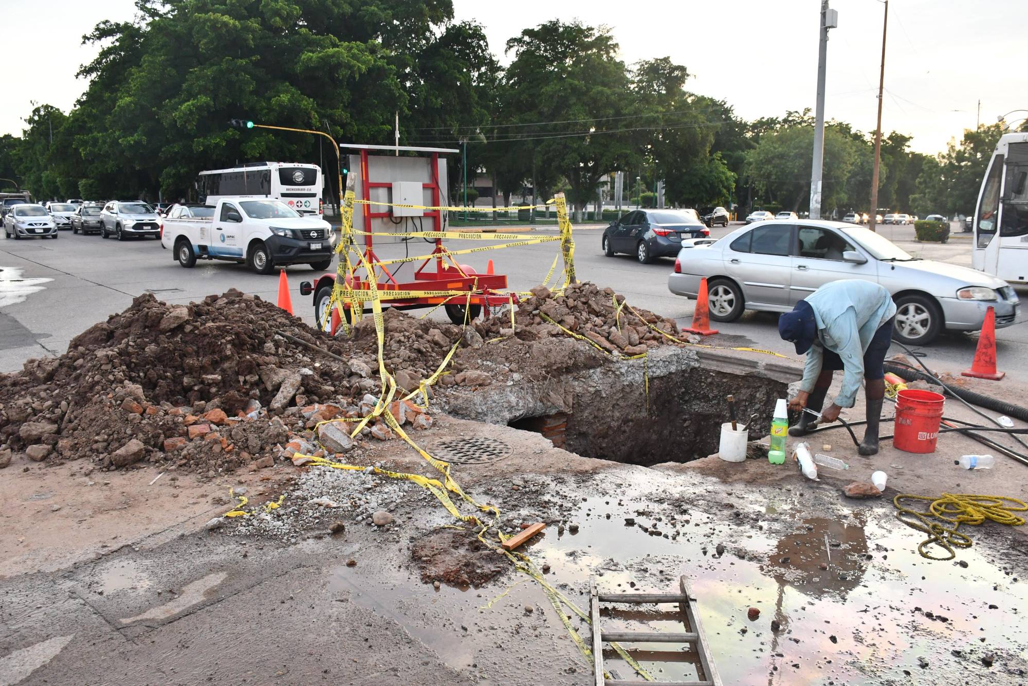 $!Concluye Japac reparación de válvula en el sector Centro de Culiacán