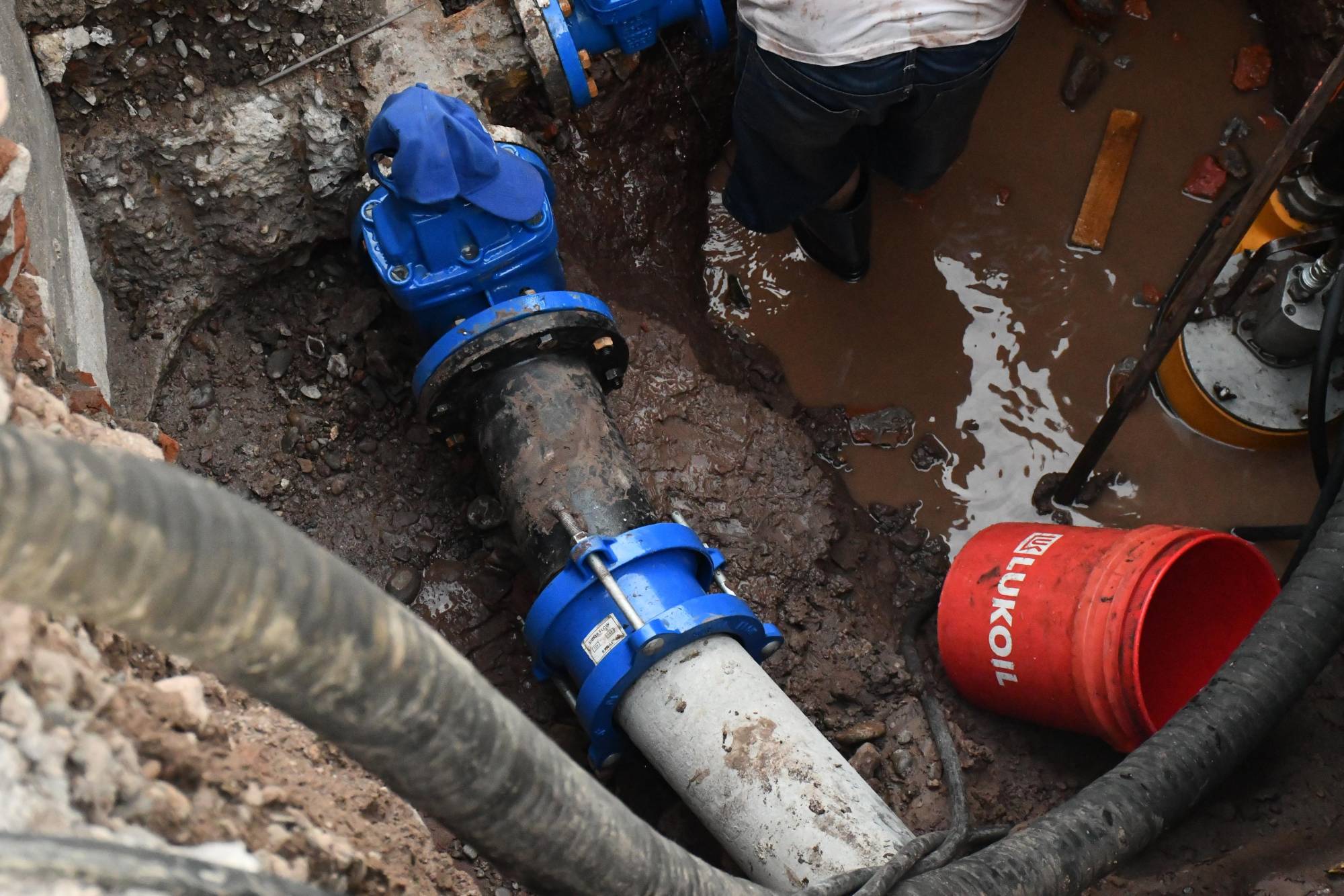 $!Concluye Japac reparación de válvula en el sector Centro de Culiacán