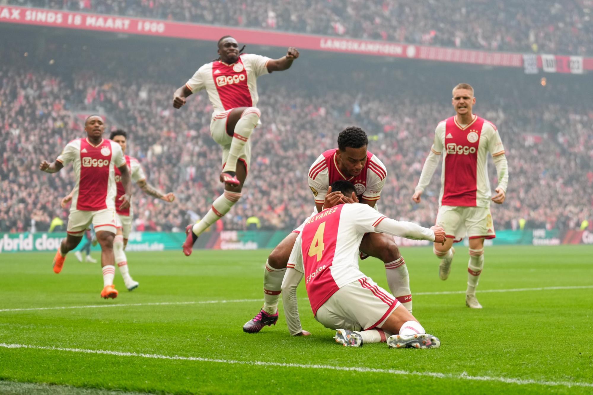 $!Mexicanos anotan en el Clásico de la Eredivisie