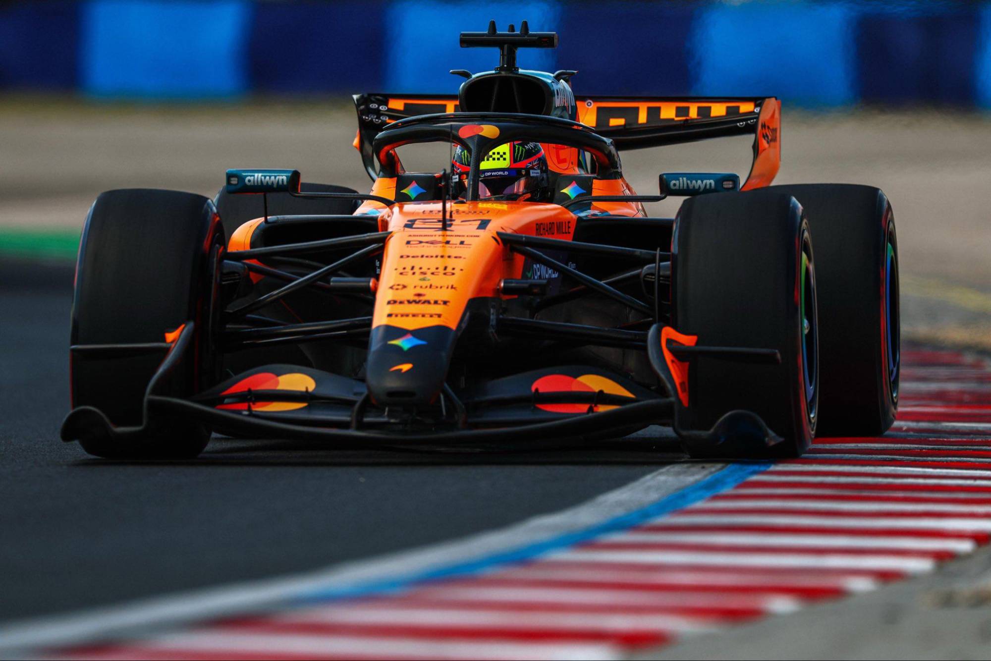 $!Lando Norris rompe el dominio de Mercedes y conquista la pole en Hungría; Checo saldrá desde el fondo