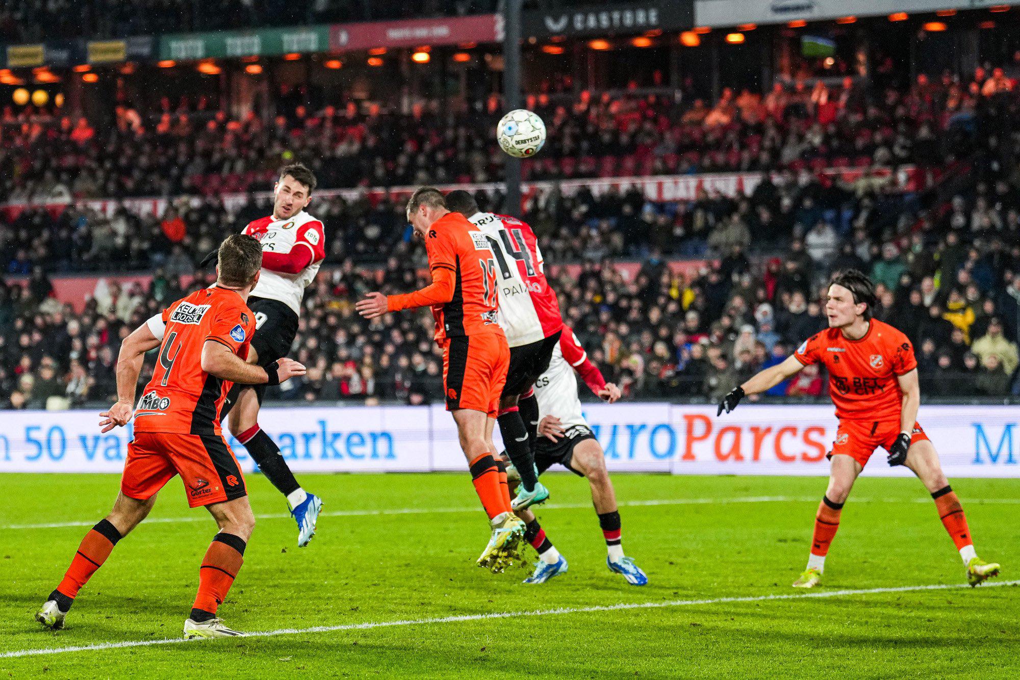 $!Santiago Giménez da triunfo al Feyenoord ante el Volendam