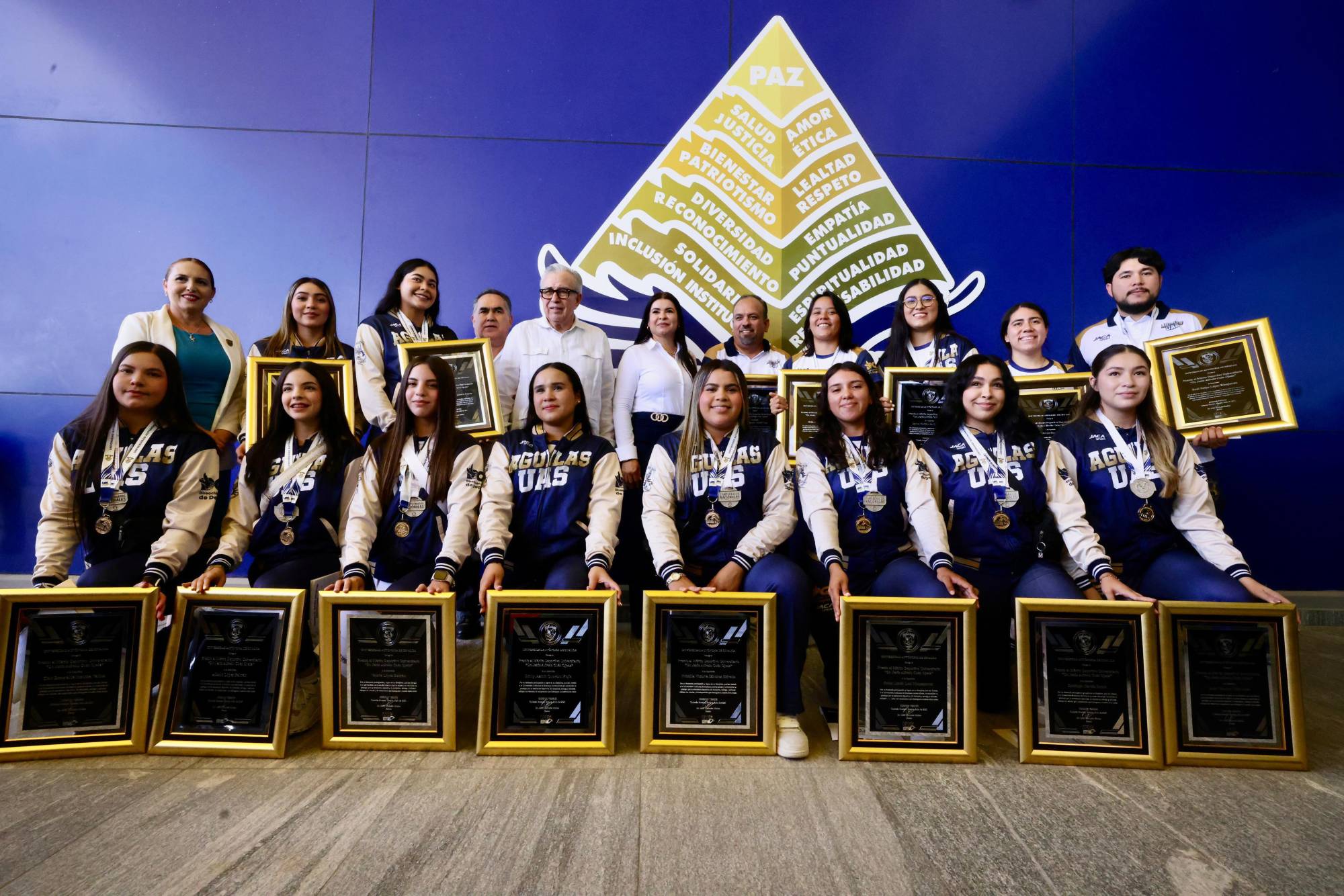 $!Reconocen a deportistas de la UAS en entrega de estímulos