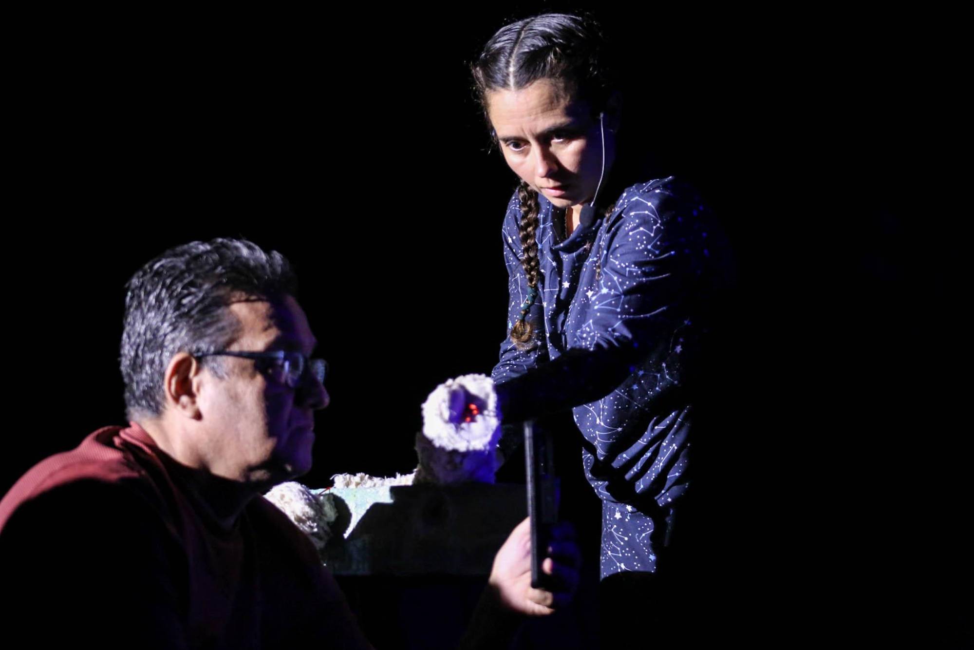 $!La obra fusiona danza contemporánea y teatro de títeres corporales.