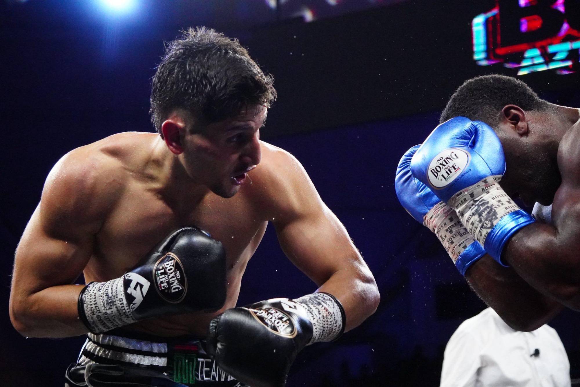 $!Marco Verde mantiene invicto tras vencer a Alexander Moreno en Guadalajara