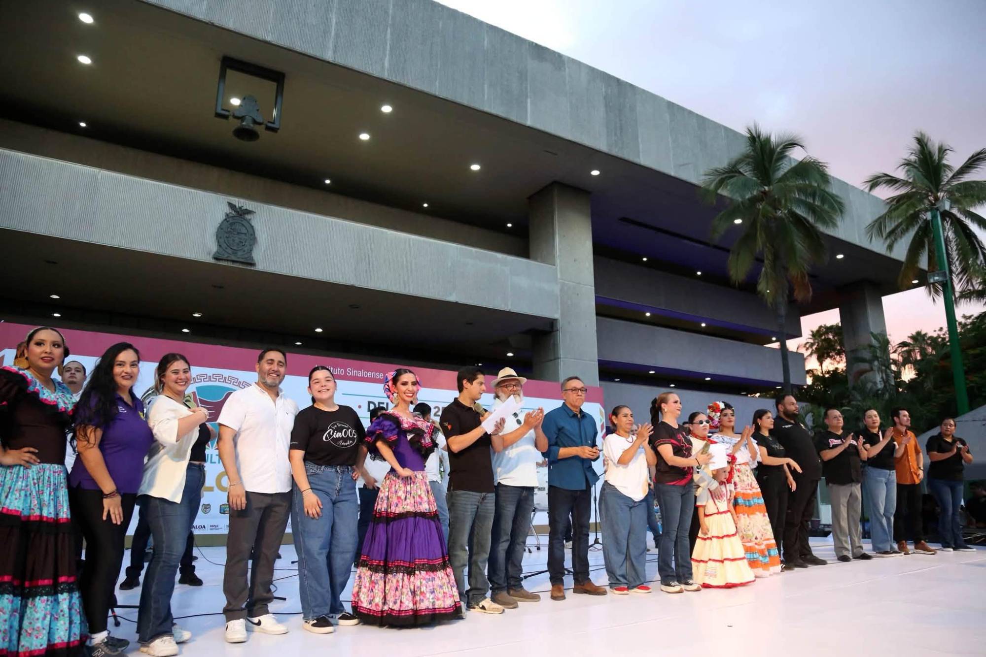$!El evento contó con la presencia de directivos del ISic y directivos de diferentes compañías folclóricas.