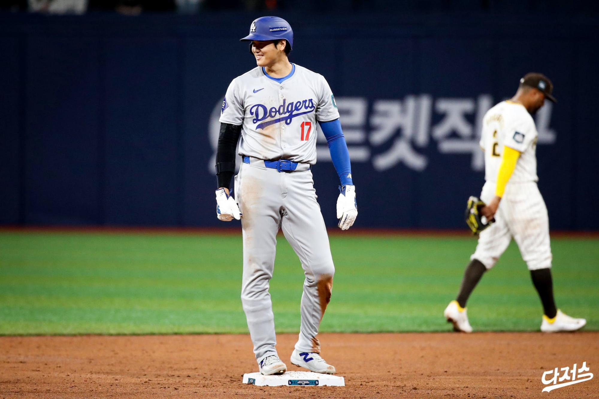 $!Dodgers se imponen a Padres en Seúl... con un poco de magia