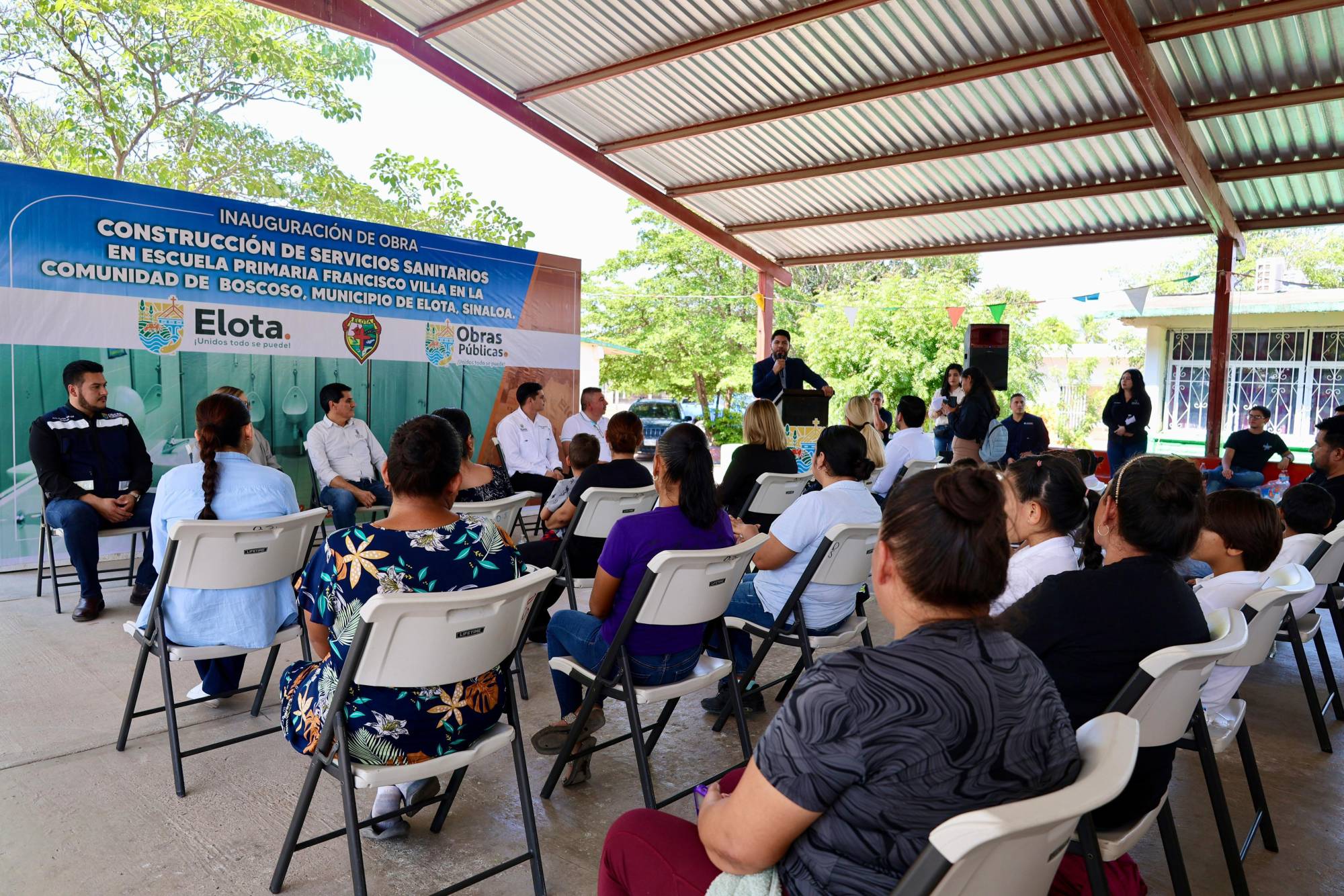 $!Elota inaugura baños nuevos en primaria de Boscoso