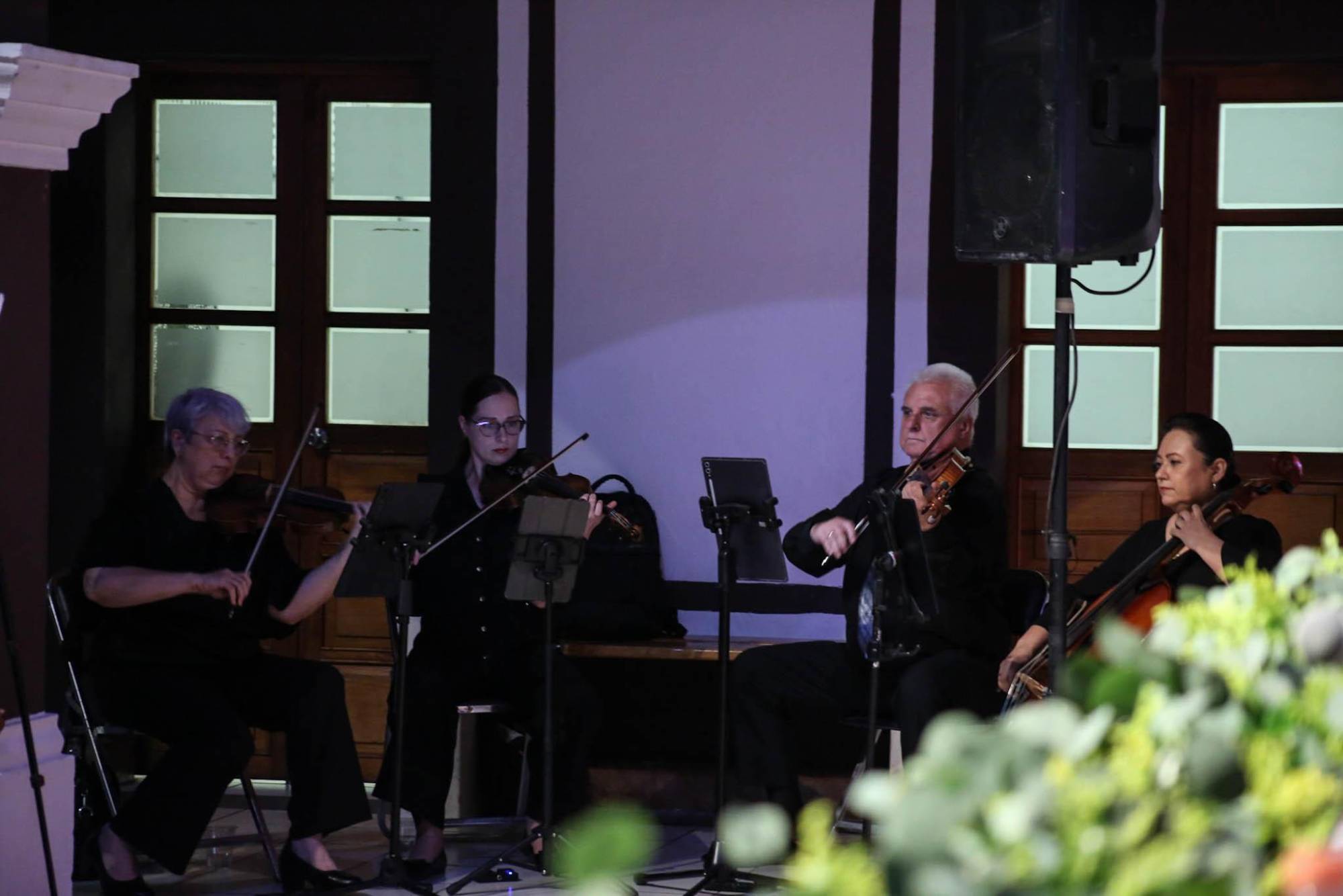 $!El Cuarteto Sinaloa aportó un ambiente profundamente emotivo y sinaloense a la velada.