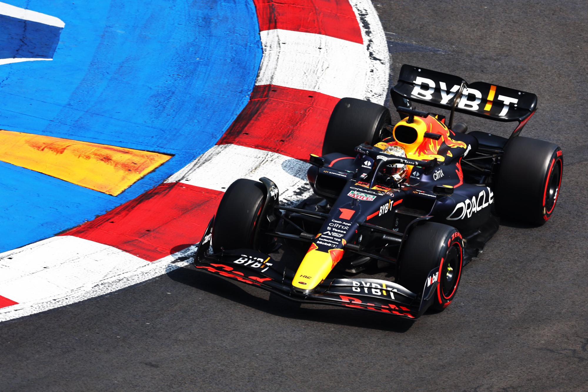 $!Checo Pérez sube al podio en el Gran Premio de México; Max Verstappen gana