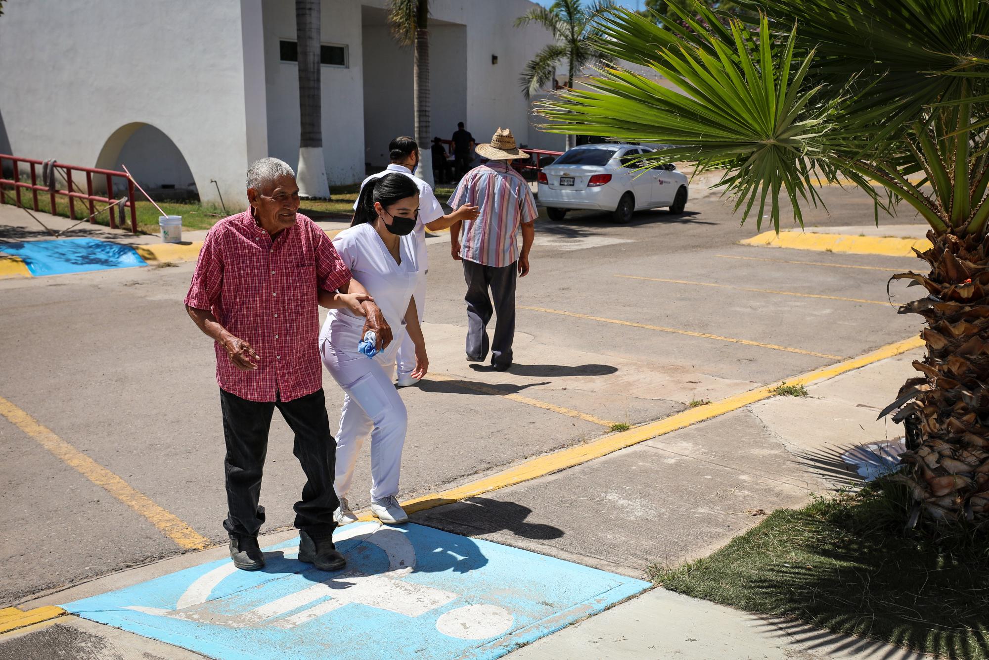 $!DIF Sinaloa resguardó a 40 adultos mayores del albergue ‘El Buen Samaritano’, tras incendio