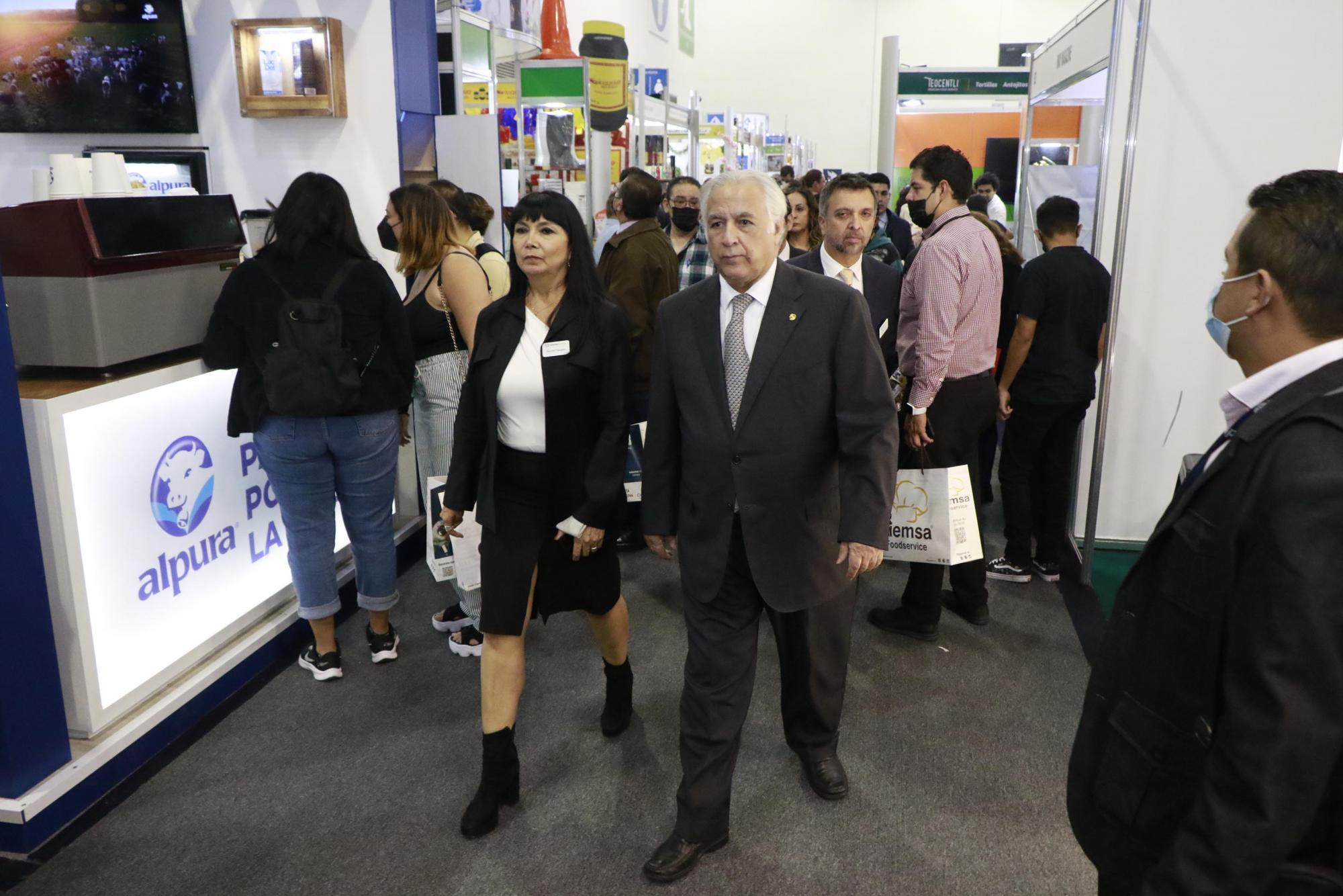 $!Turismo, noble y dinámico, sector estratégico en la economía y la integración social: Miguel Torruco