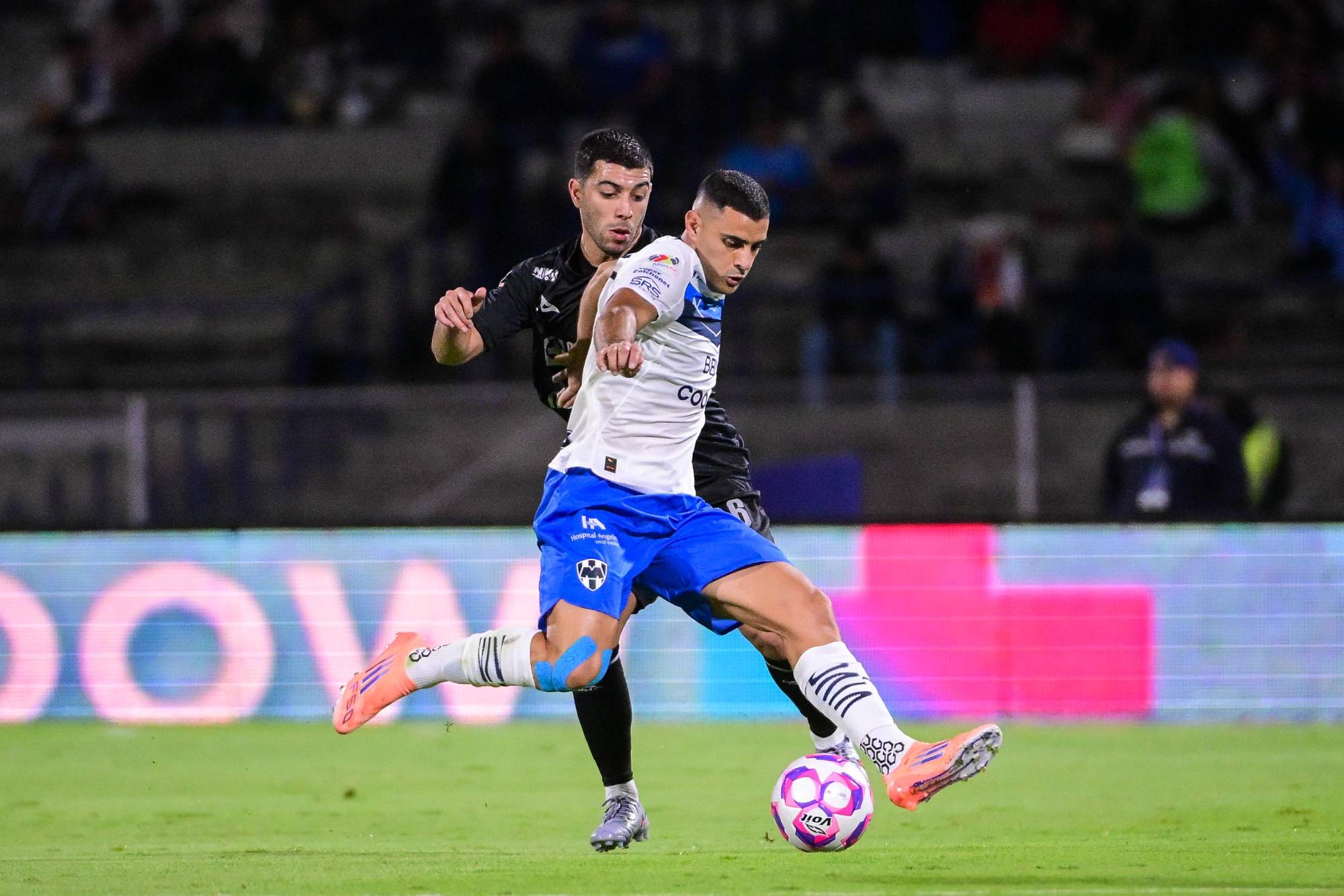 $!Roja temprana y Cruz Azul vence 2-0 a Monterrey