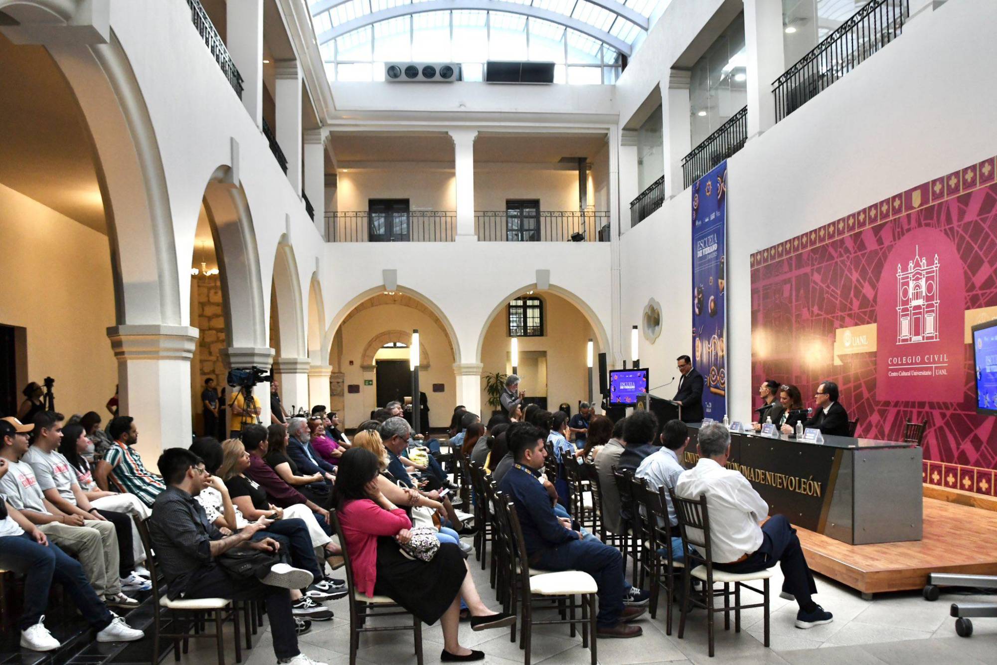 $!La ceremonia se llevó a cabo en el Colegio Civil Centro Cultural Universitario de la UANL.