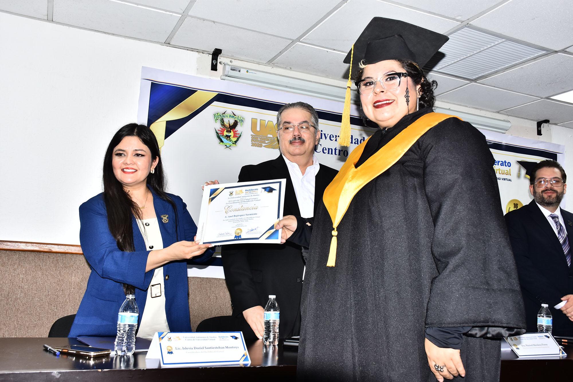 $!Anel Bojórquez Sarmiento culminó su bachillerato.