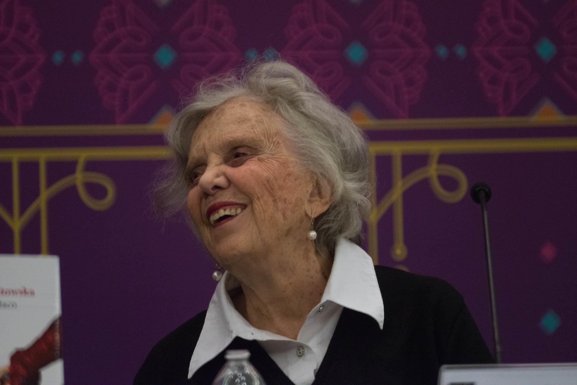 $!La escritora mexicana recibirá el reconocimiento el 19 de abril.