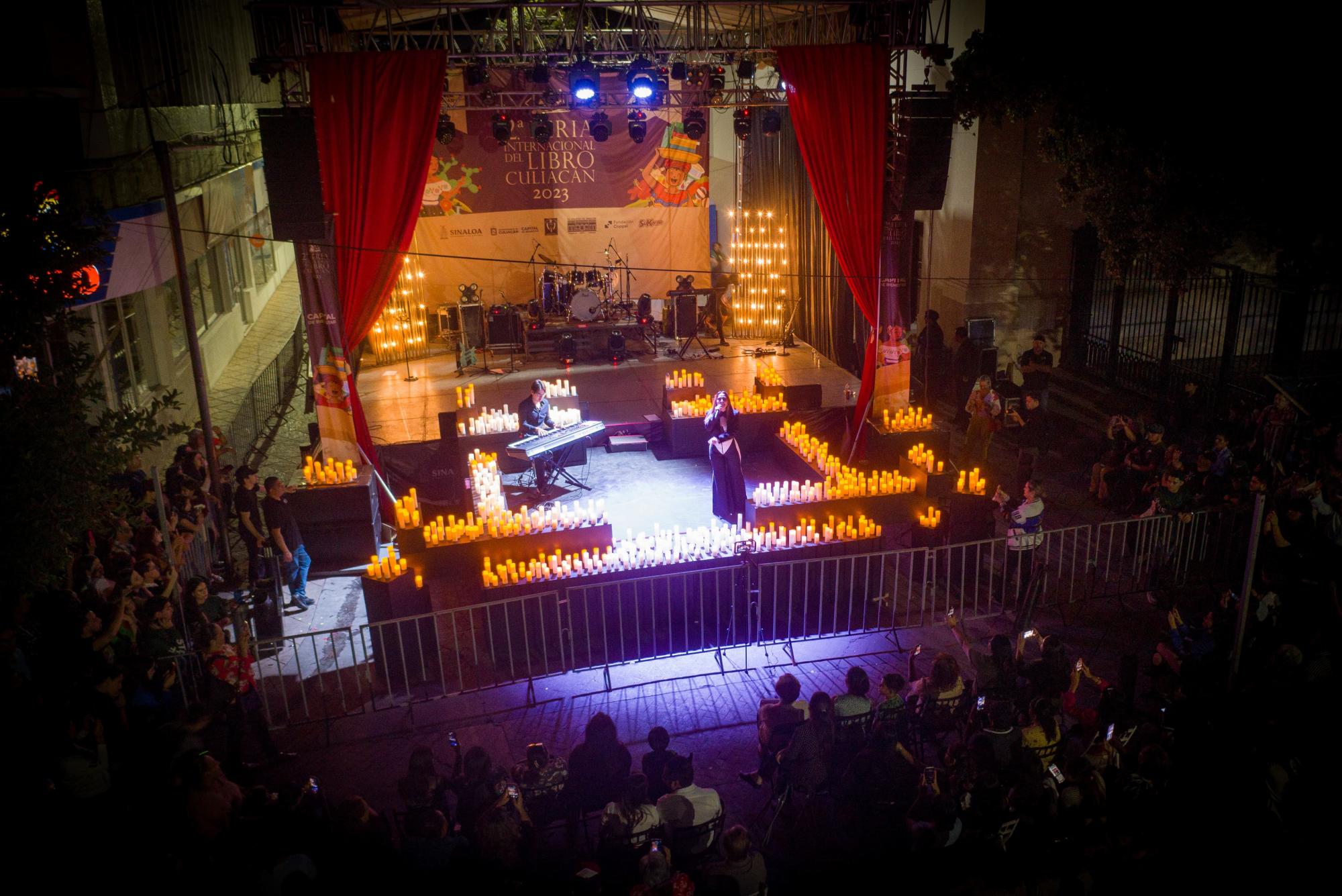 $!La culiacanense compartió el concierto Noche de Velas.