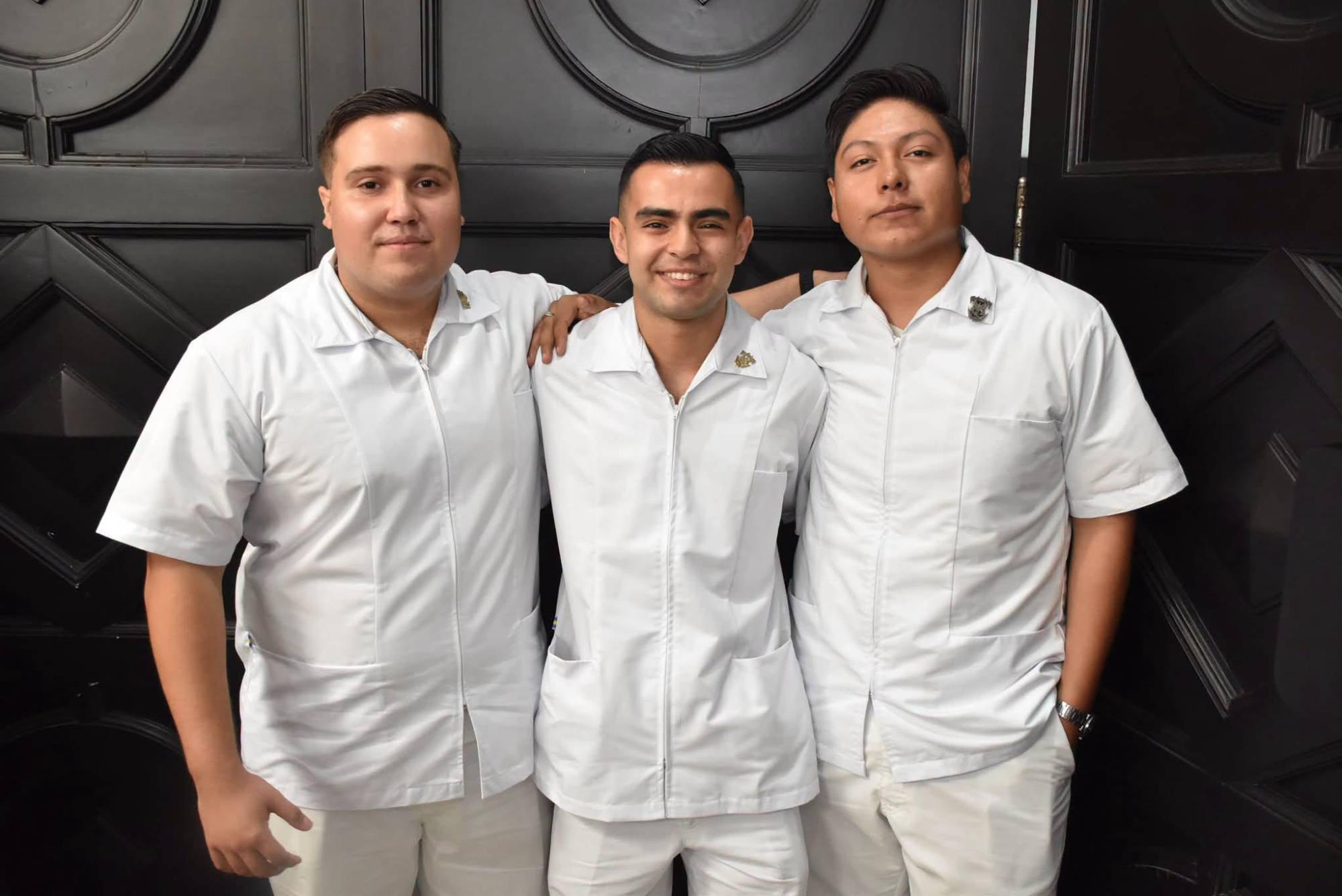 $!Los jóvenes egresados compartieron la alegría de celebrar juntos la culminación de su carrera de Enfermería.