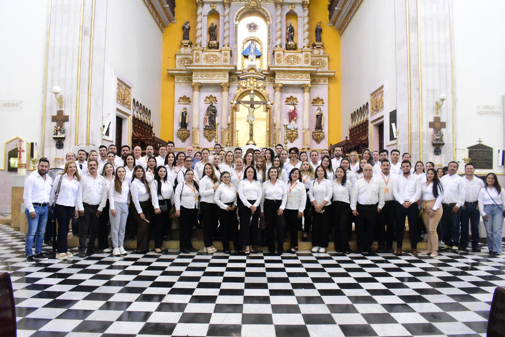 $!Directivos y colaboradores de Impulsa Inmuebles celebran su 34 aniversario con una misa.