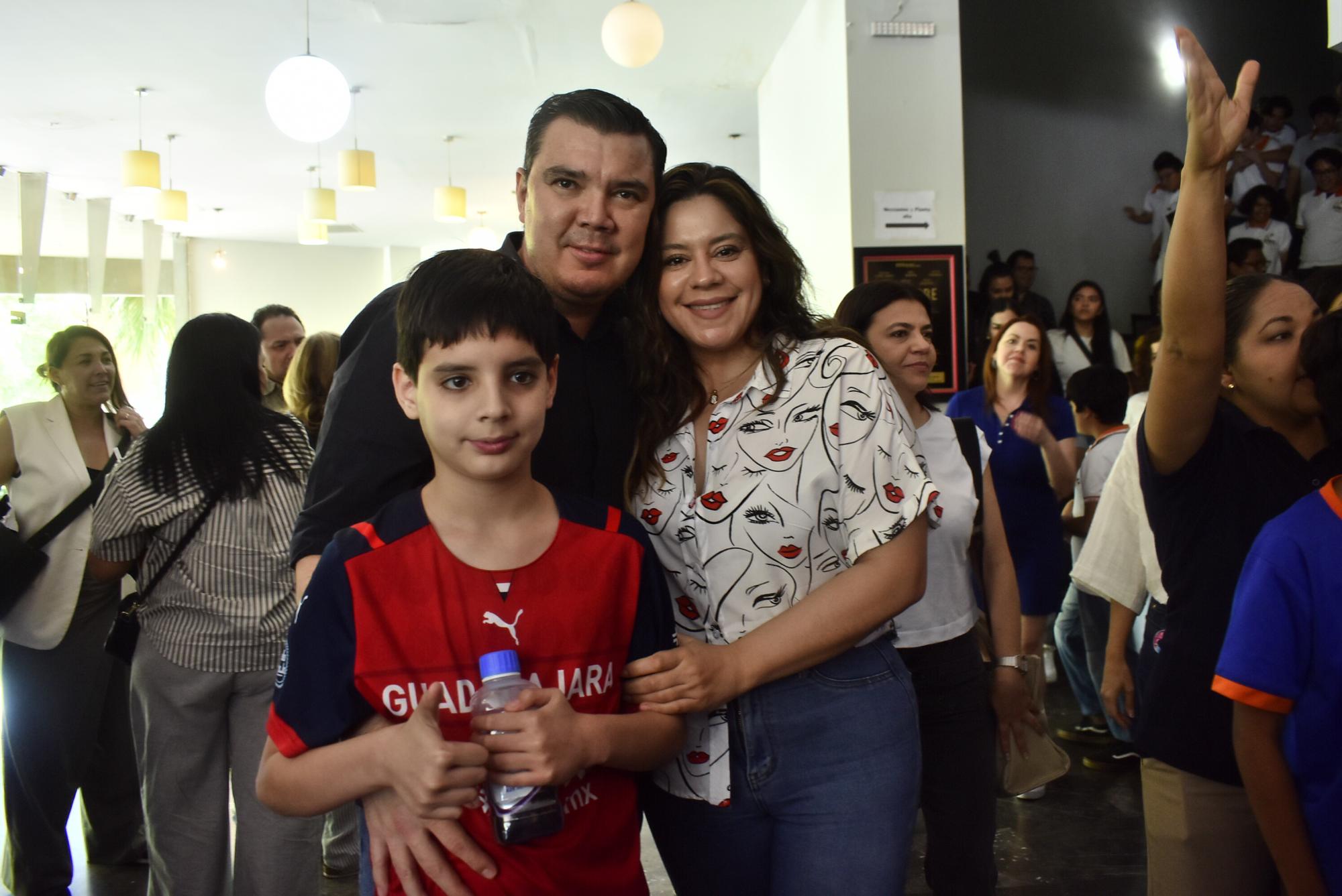 $!Omar Lomelí, Berali Lugo y Carlo Oliseo.