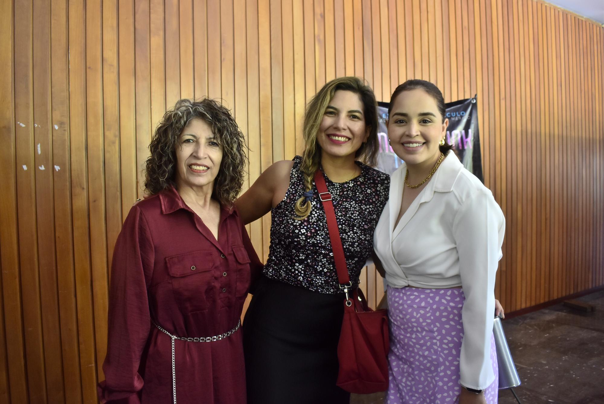 $!Imelda y Silvia Barraza y Xóchitl Escamilla.