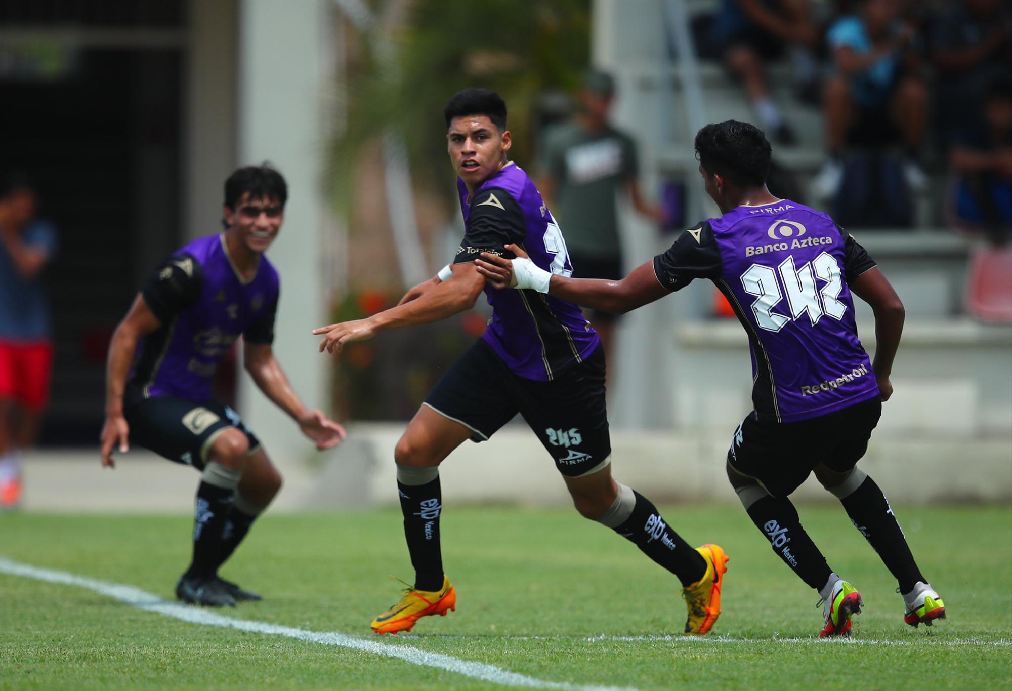 $!Mazatlán divide resultados ante Tigres en sus categorías juveniles