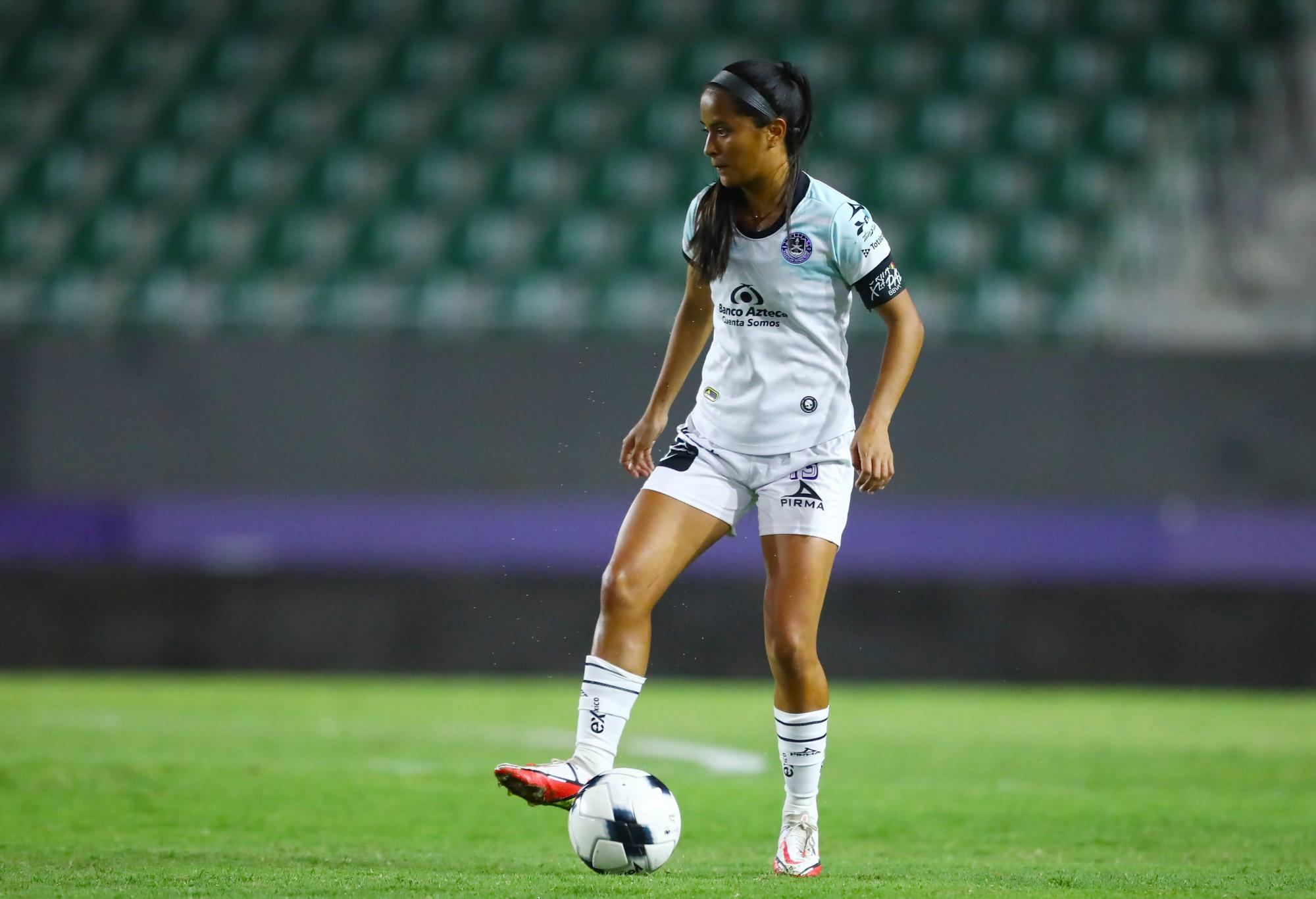 $!Belkis Escalante: La mazatleca que se ha abierto cancha en el futbol y en la vida