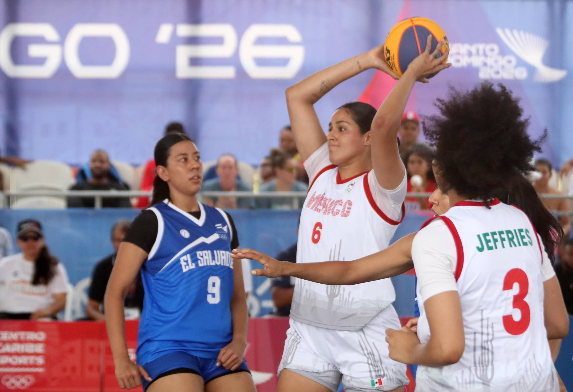 $!Mazatleca Mariana Valenzuela debuta con derrota en el baloncesto 3x3 de Santo Domingo 2026