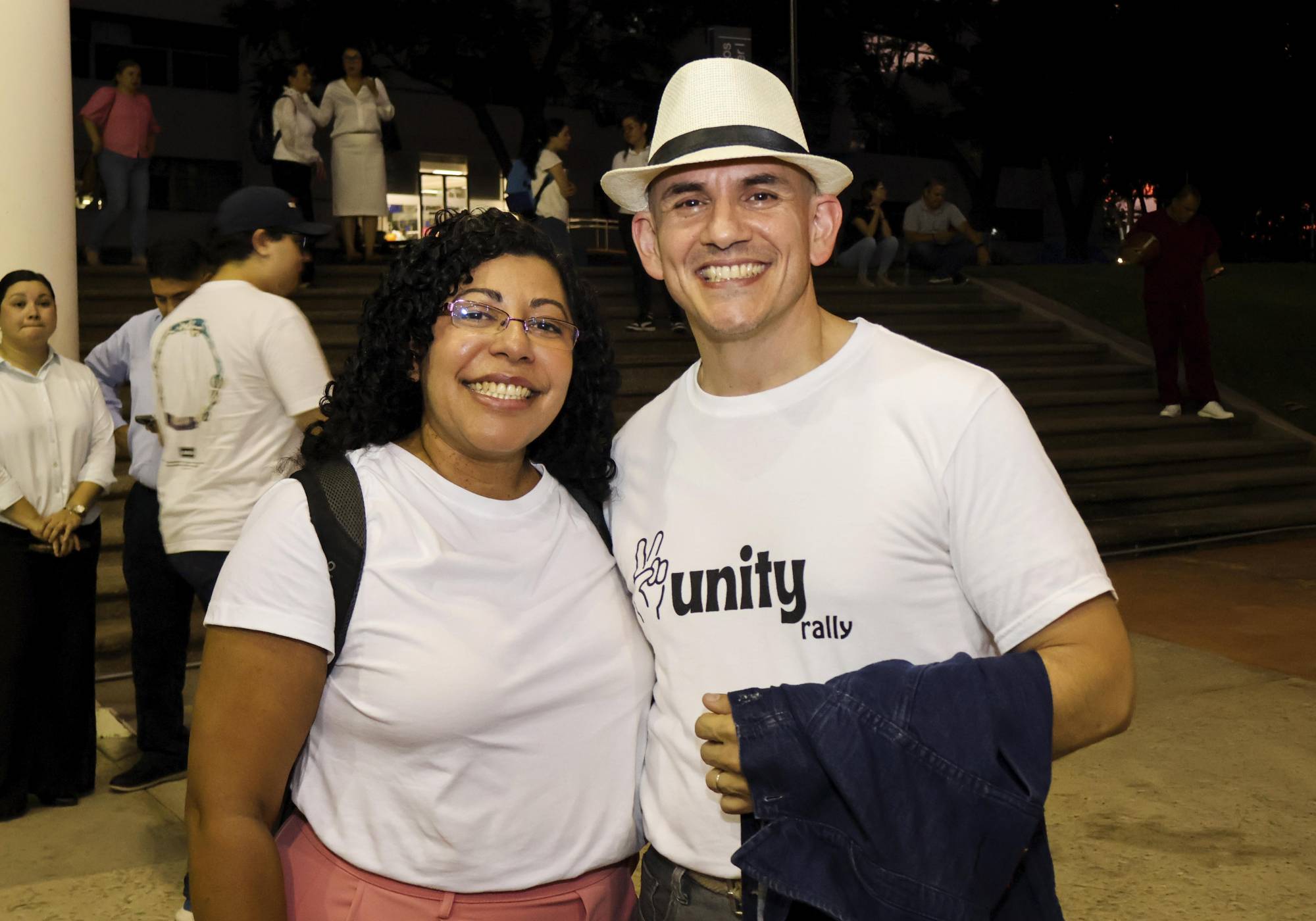 $!Alma Borja, directora de la Escuela de Ciencias Sociales y Gobierno y Marco Santos Ayala, profesor de Prepa Tec.