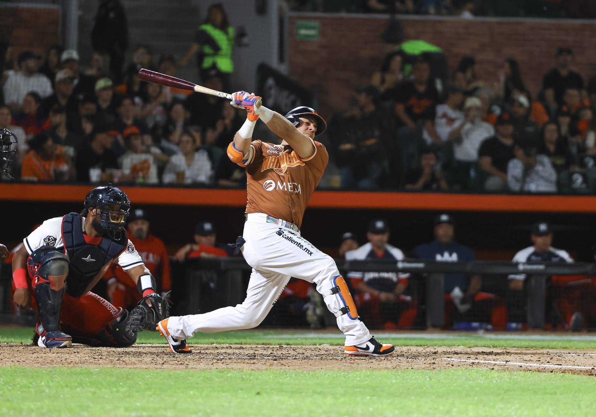 $!Con una gran remontada Naranjeros se impone en el duelo inaugural en Hermosillo