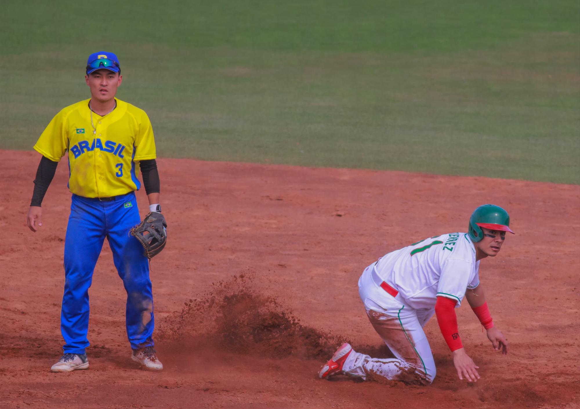 $!Con rally de cuatro carreras en la sexta entrada México vence a Brasil