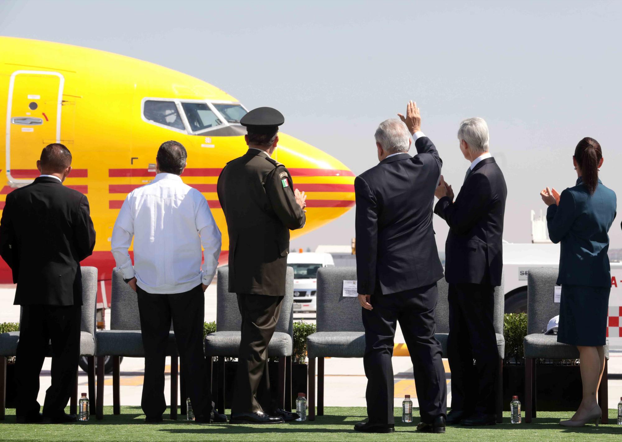 $!DHL inaugura el primer vuelo de carga en el AIFA