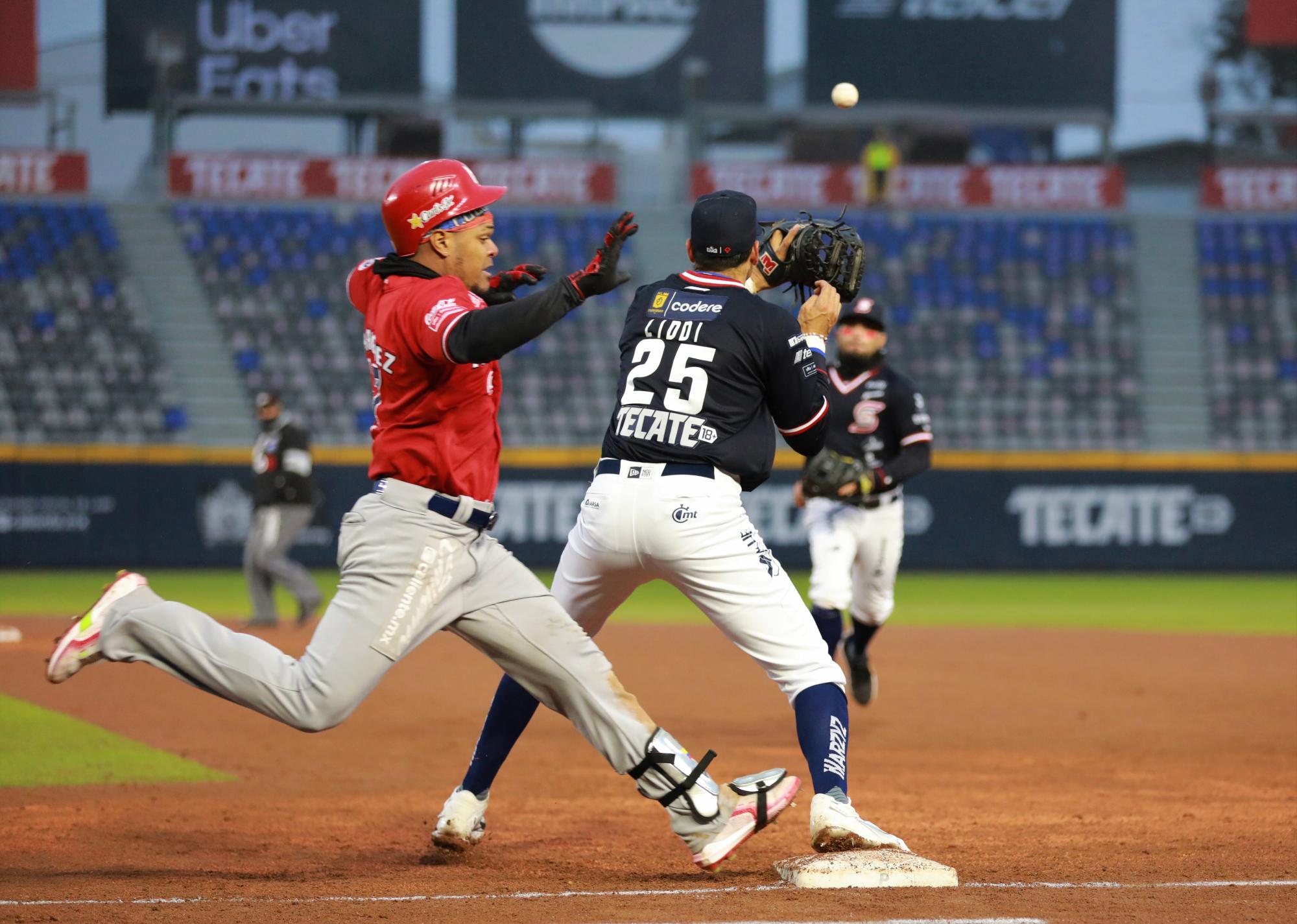 $!Sultanes se lleva la doble cartelera ante los Águilas