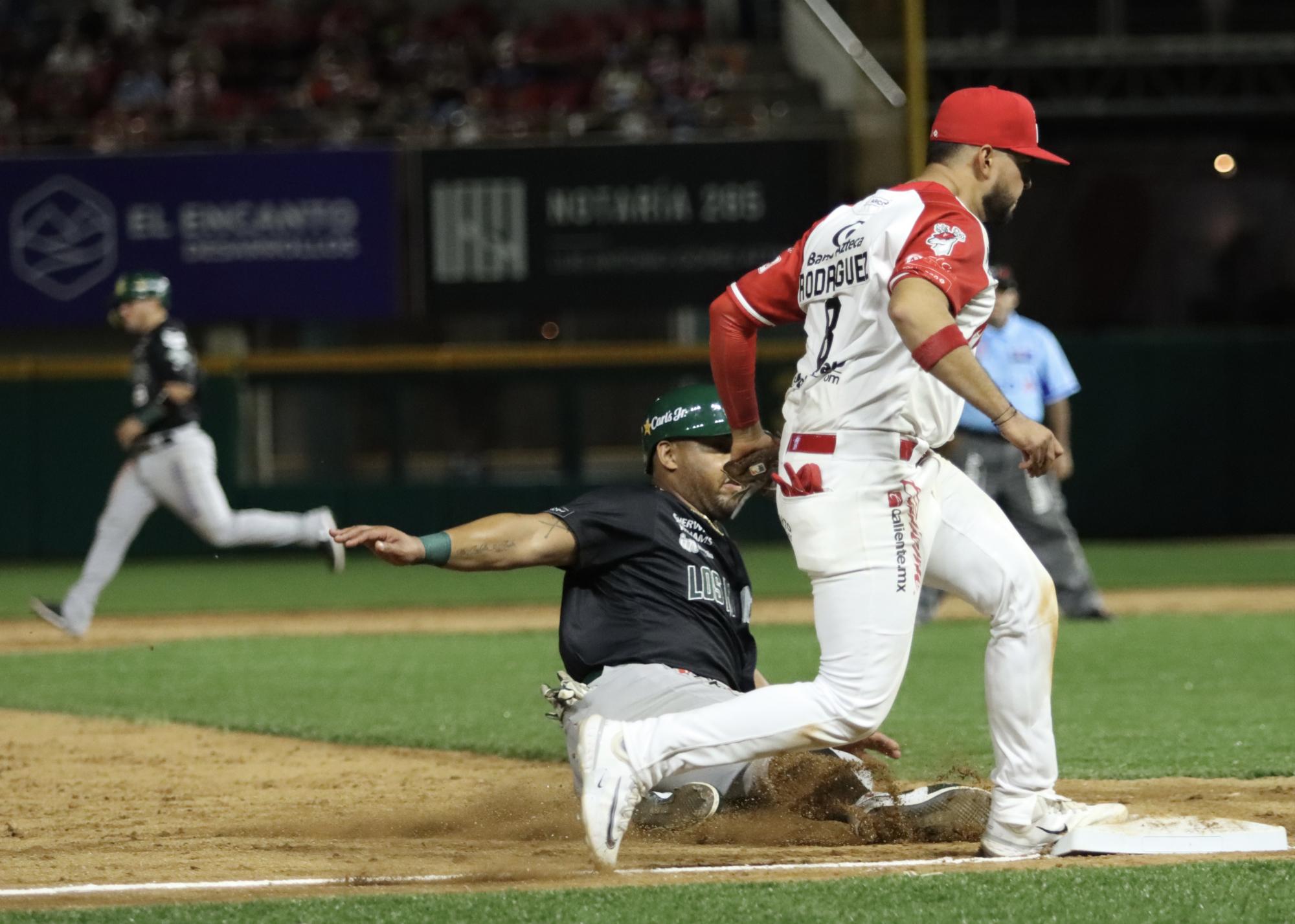 $!Cañeros evita la barrida en el estadio Teodoro Mariscal