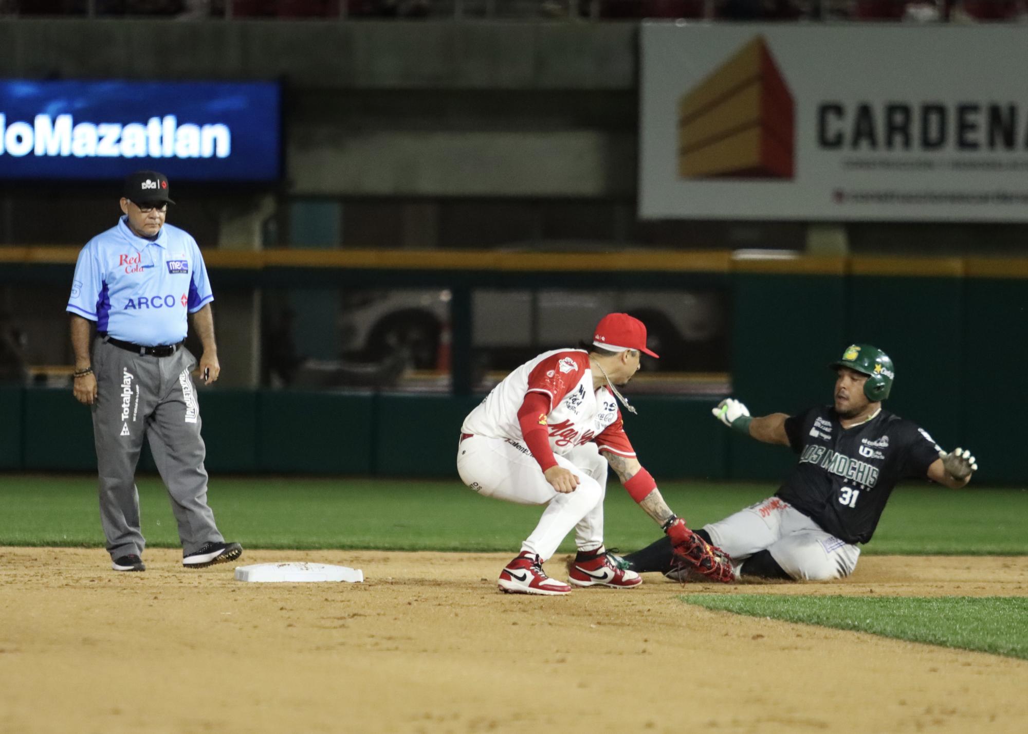 $!Cañeros evita la barrida en el estadio Teodoro Mariscal