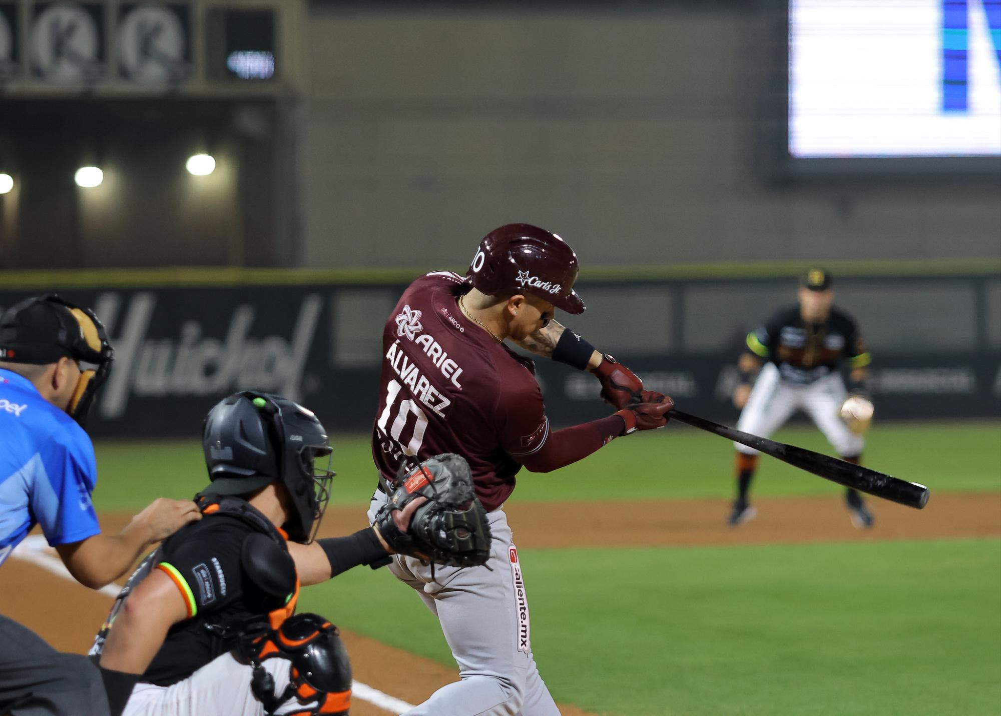 $!Tomateros de Culiacán arranca con revés en Hermosillo