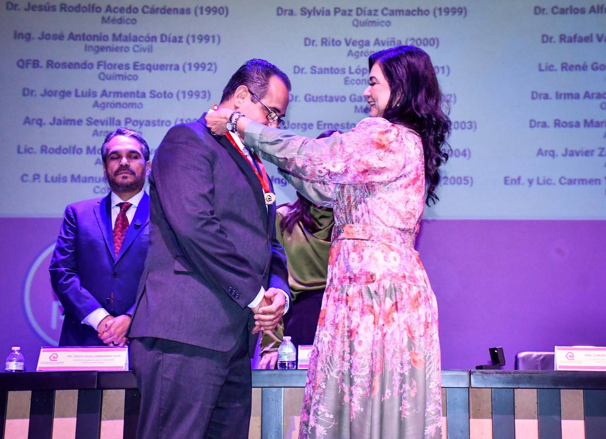 $!Colegios de Profesionistas de Sinaloa celebran la trayectoria de Andrés Ultreras Rodríguez