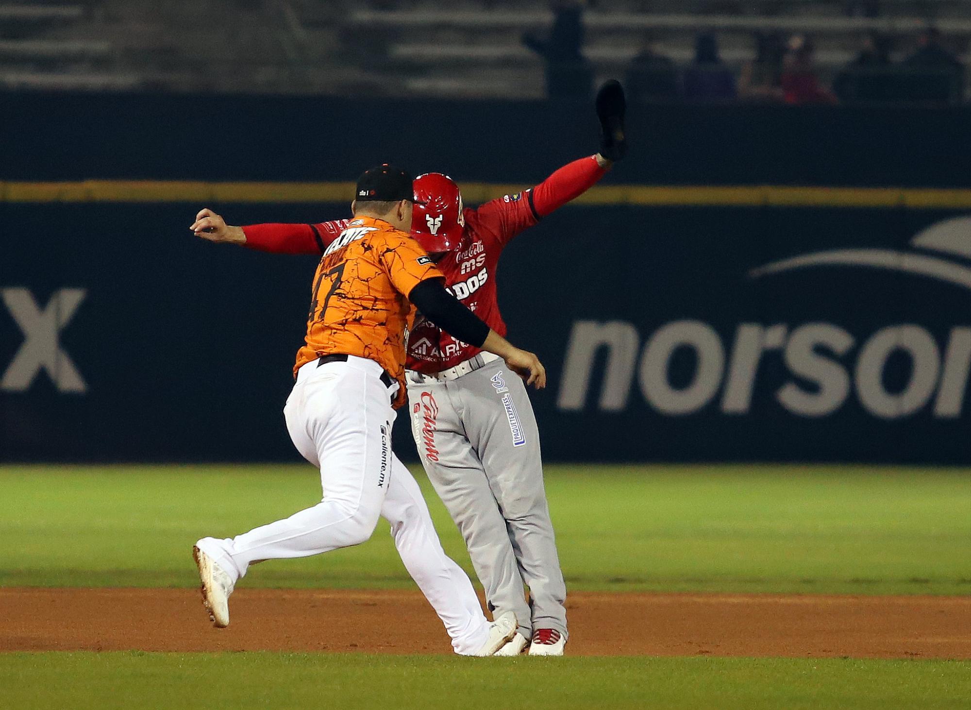 $!Venados de Mazatlán enfría Hermosillo al vencer 6-2 a Naranjeros en el arranque de la serie