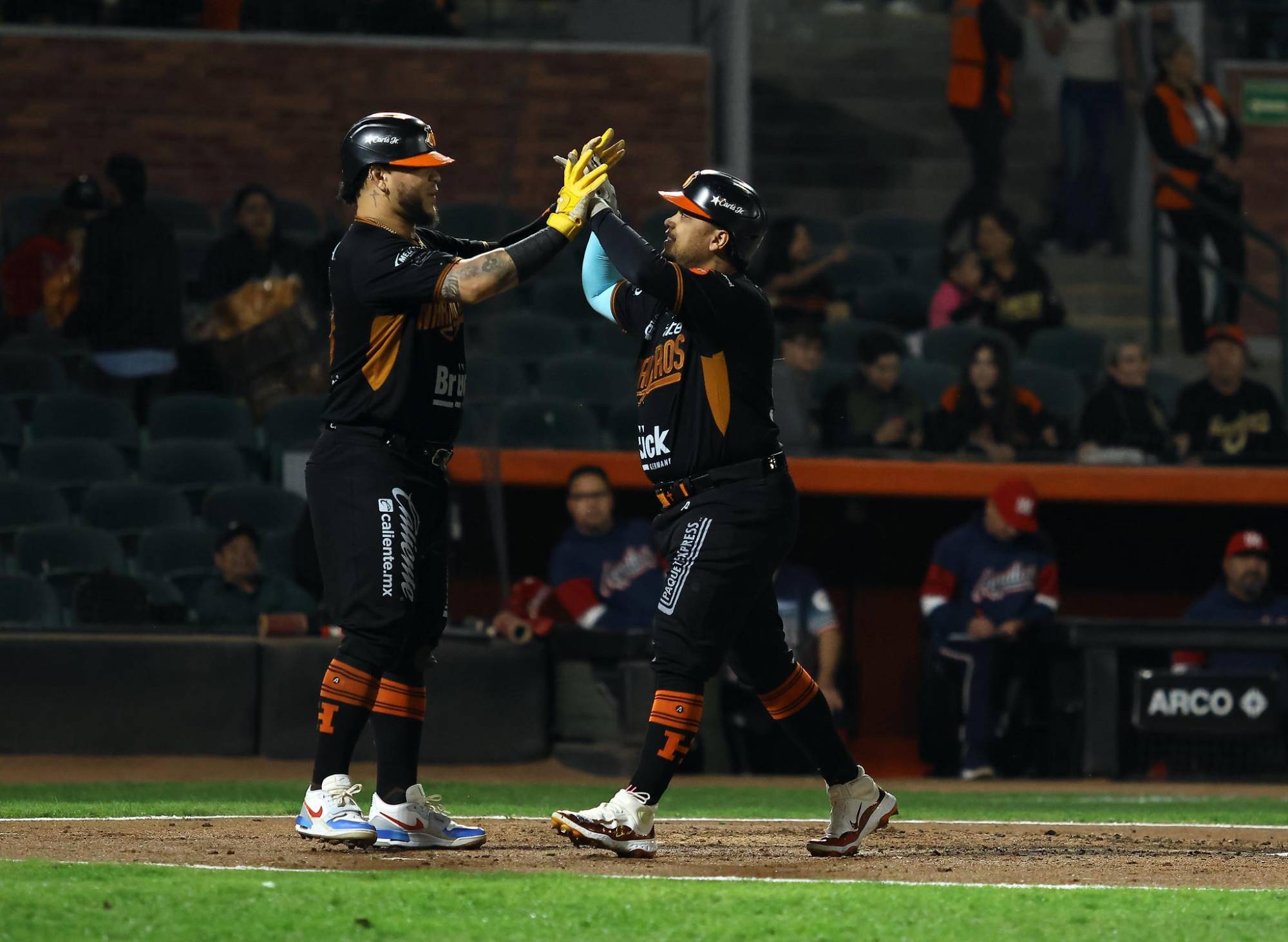 $!Naranjeros vence a Mexicali con gran noche ofensiva de Calhoun