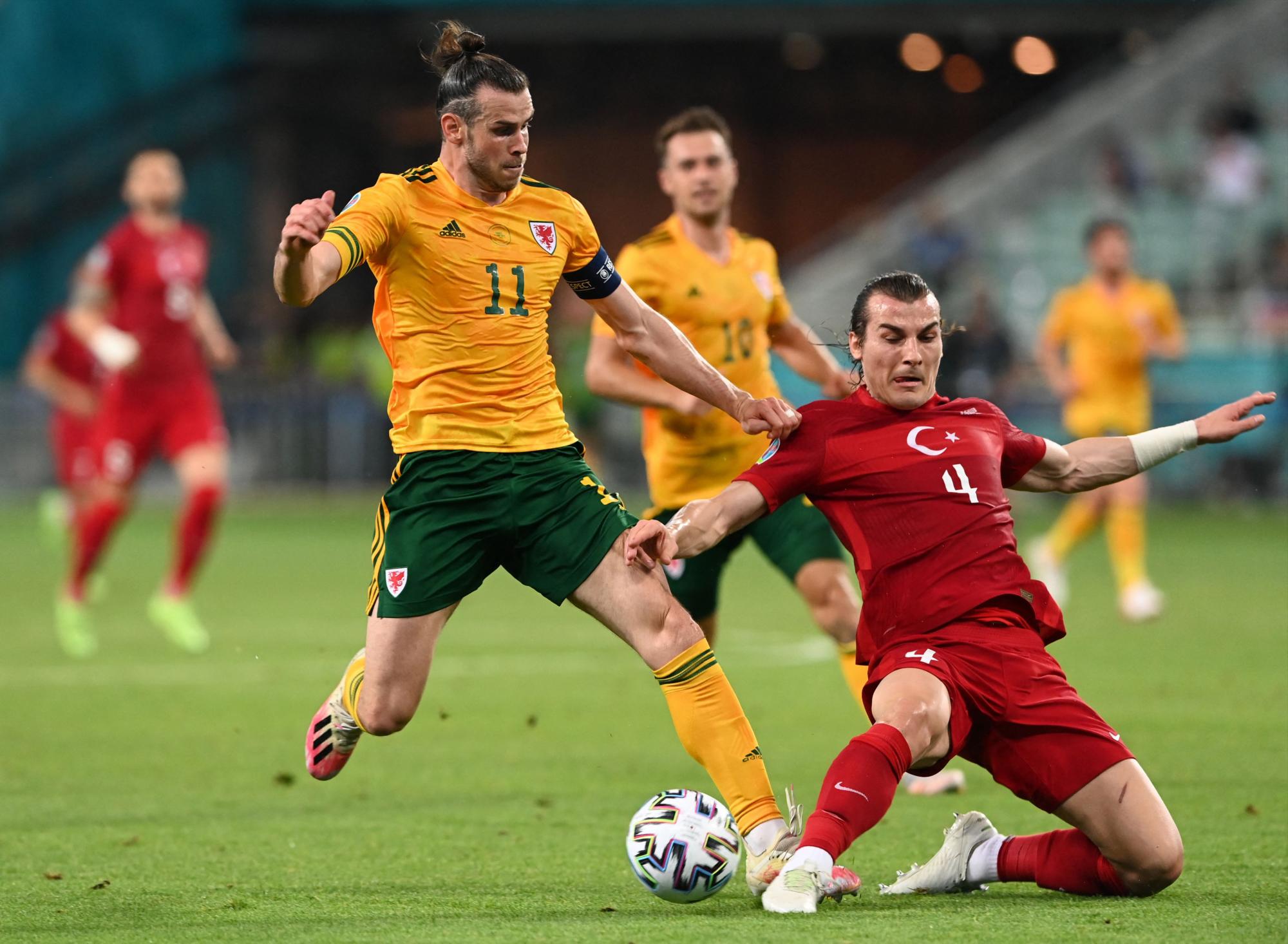 $!Bale desperdicia penalti, pero Gales vence 2-0 a Turquía en la Eurocopa