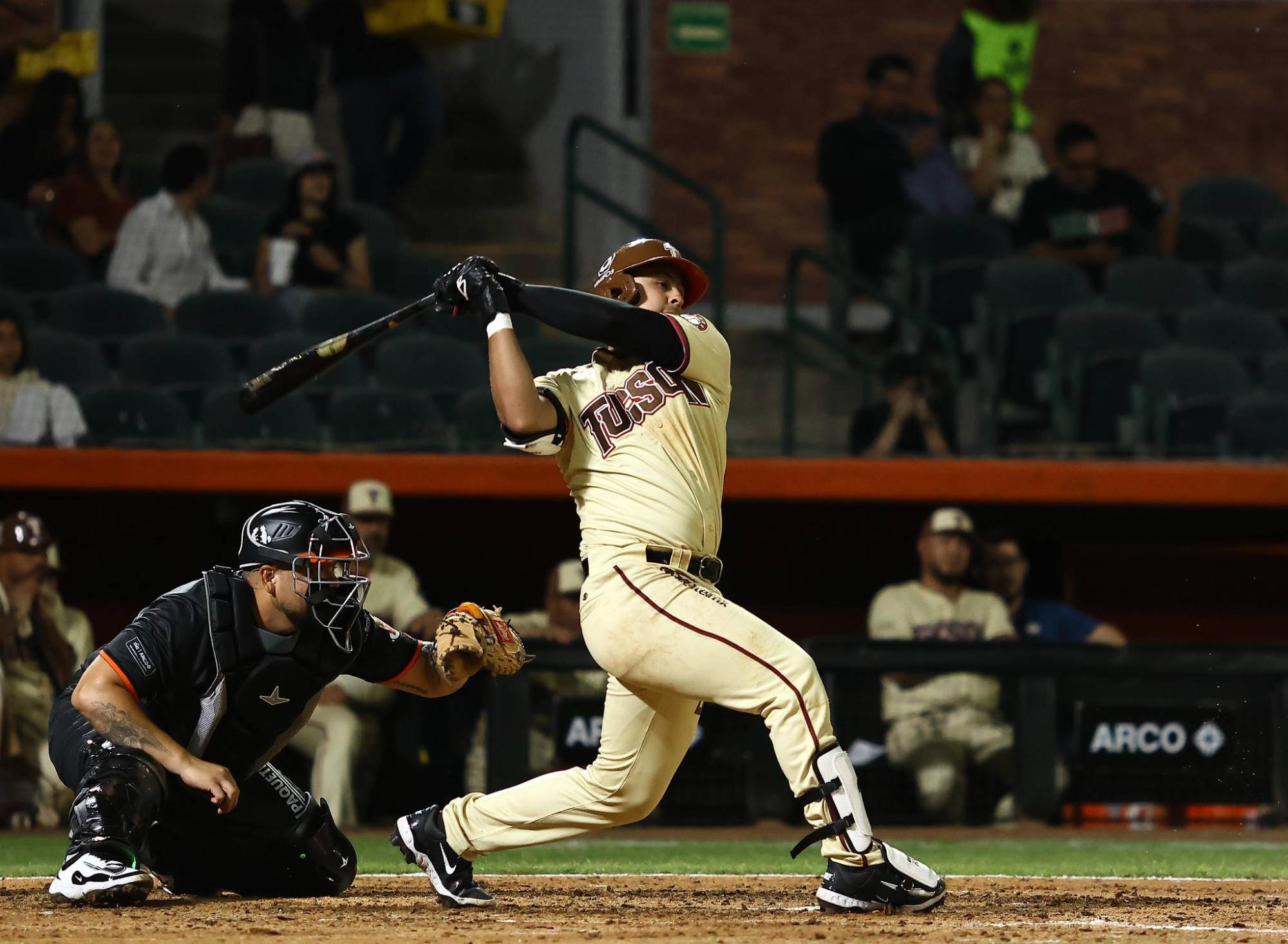 $!Hermosillo pintó de Naranja la serie inaugural ante Tucson