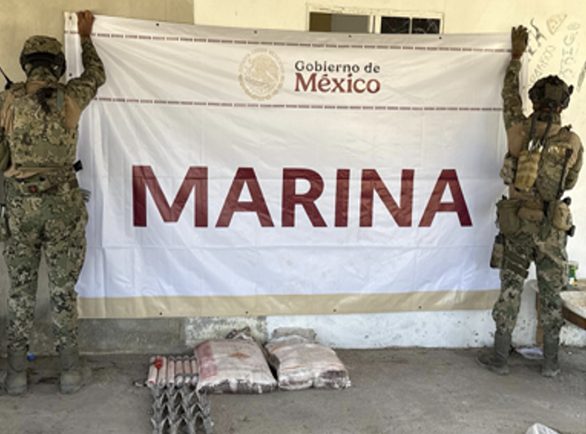 $!Marina decomisa explosivos caseros, armas y material químico en la zona rural de Mazatlán