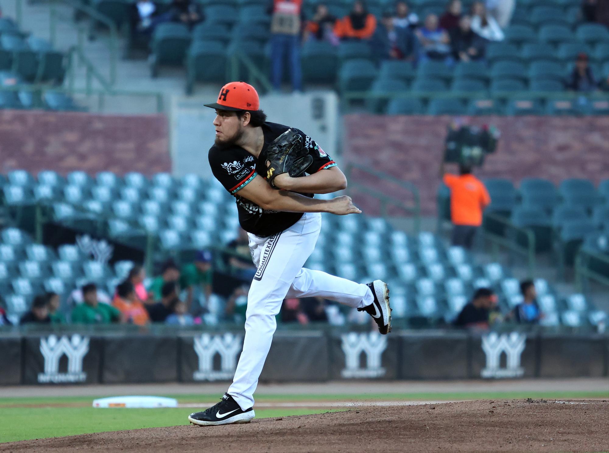 $!Con walk off Naranjeros completa barrida en Clásico Sonorense