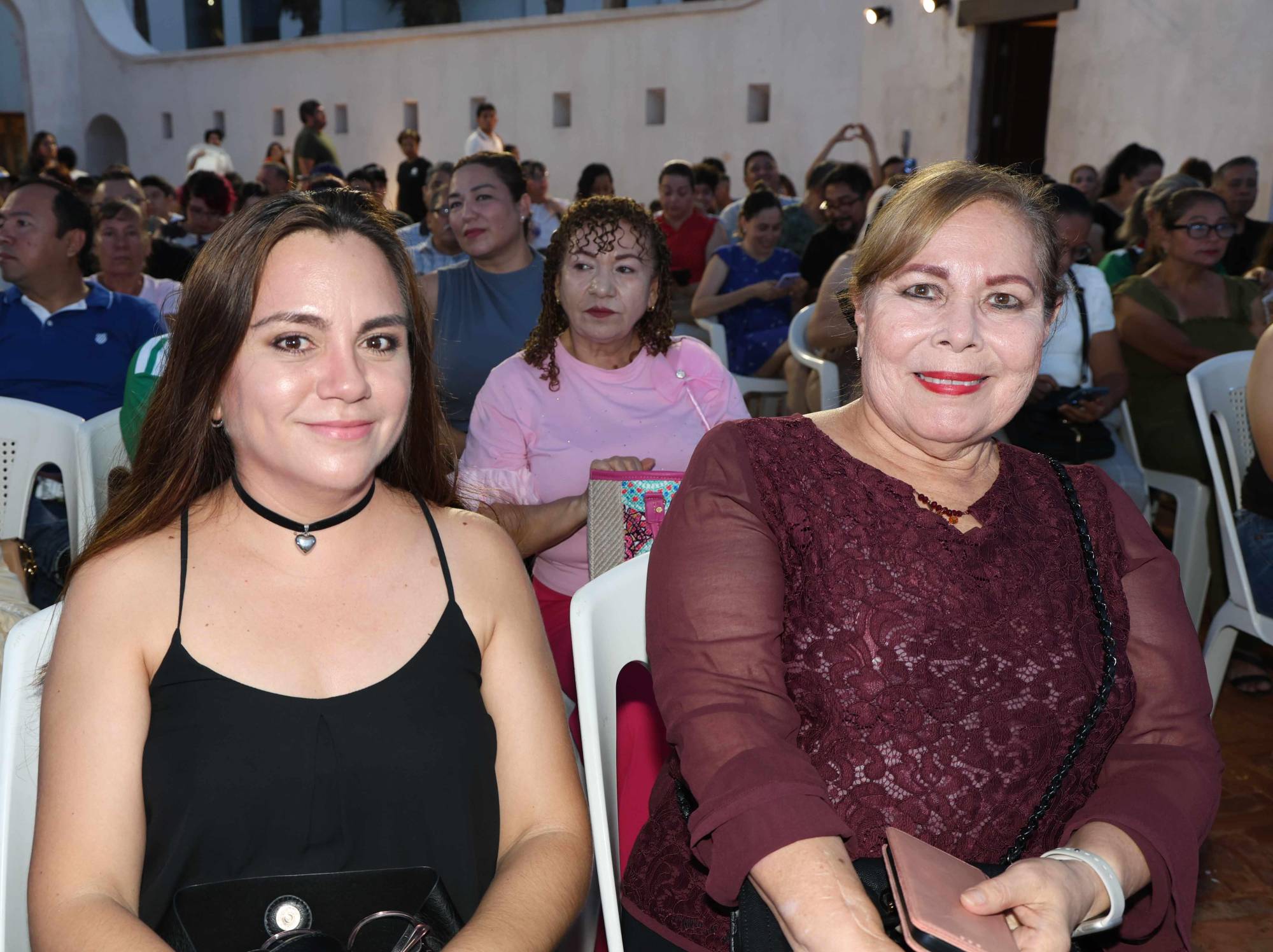 $!Eugenia García y Norma Jiménez.