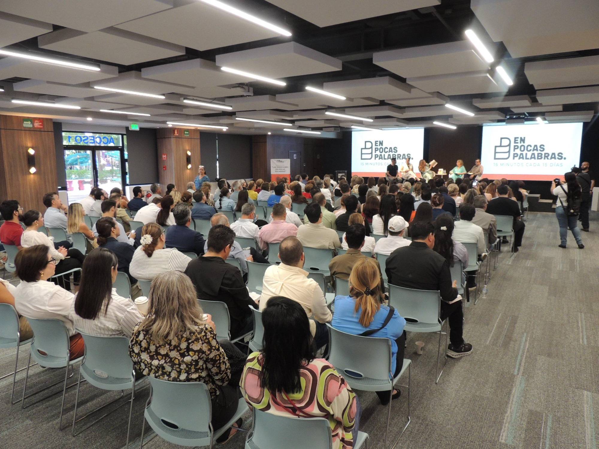 $!Gran asistencia tuvo la presentación del libro en el Tec de Monterrey.