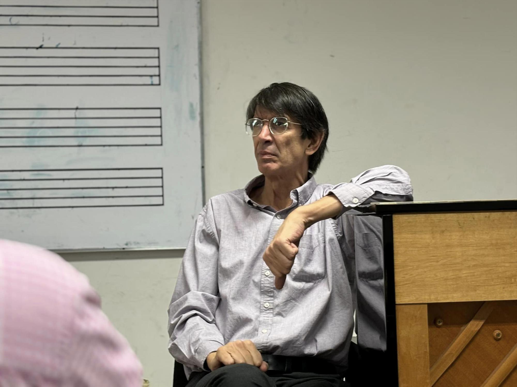 $!Eduardo García Barrios, director de la OSSLA, lo impartió.