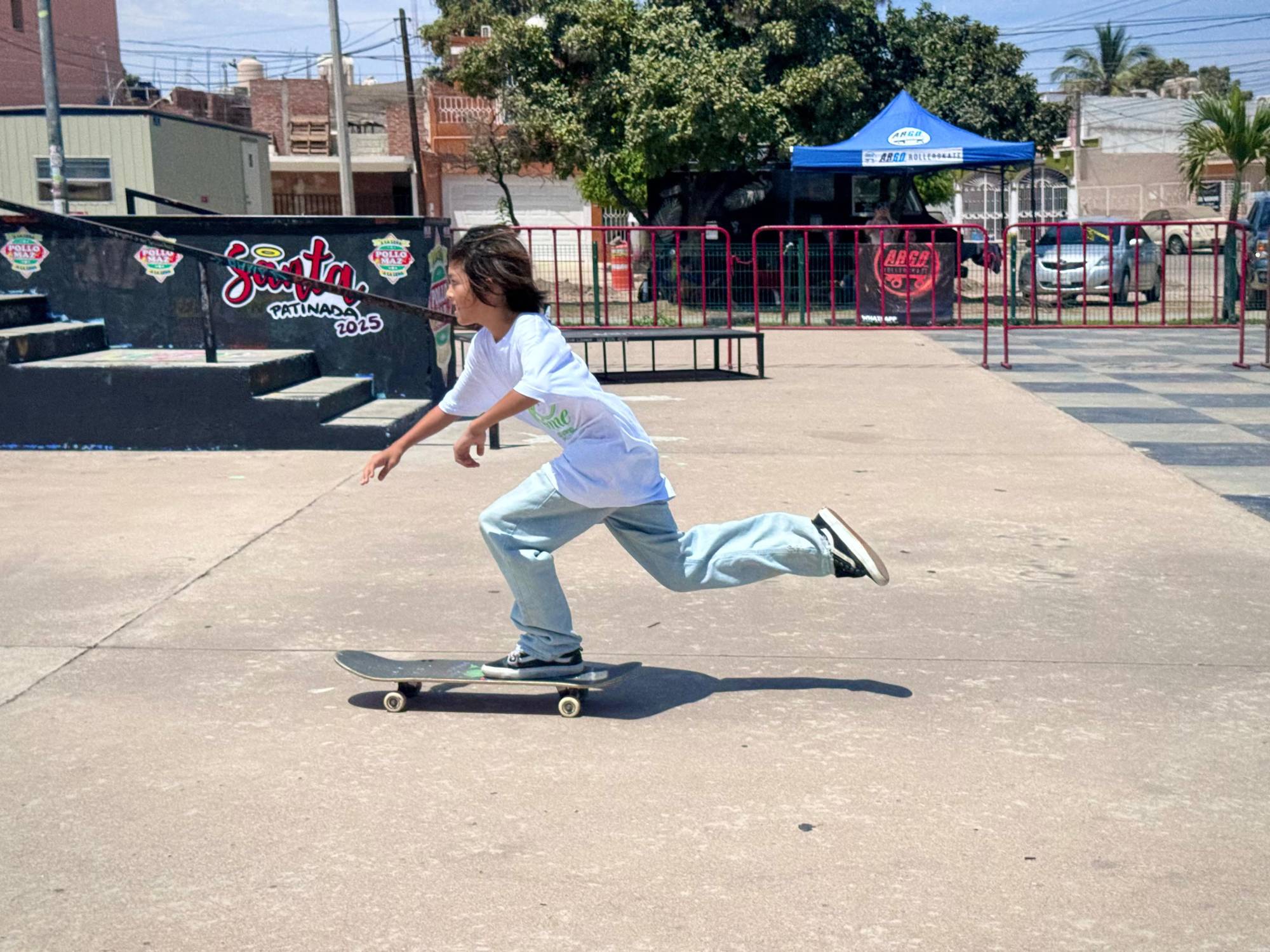 $!Inicia Santa Patinada bajo un ambiente de buena vibra y camaradería en Mazatlán